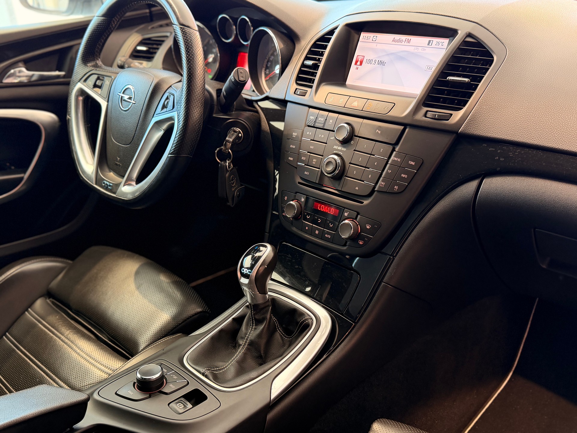 OPEL Insignia Sports Tourer 2.8 Turbo OPC 4WD-image-24