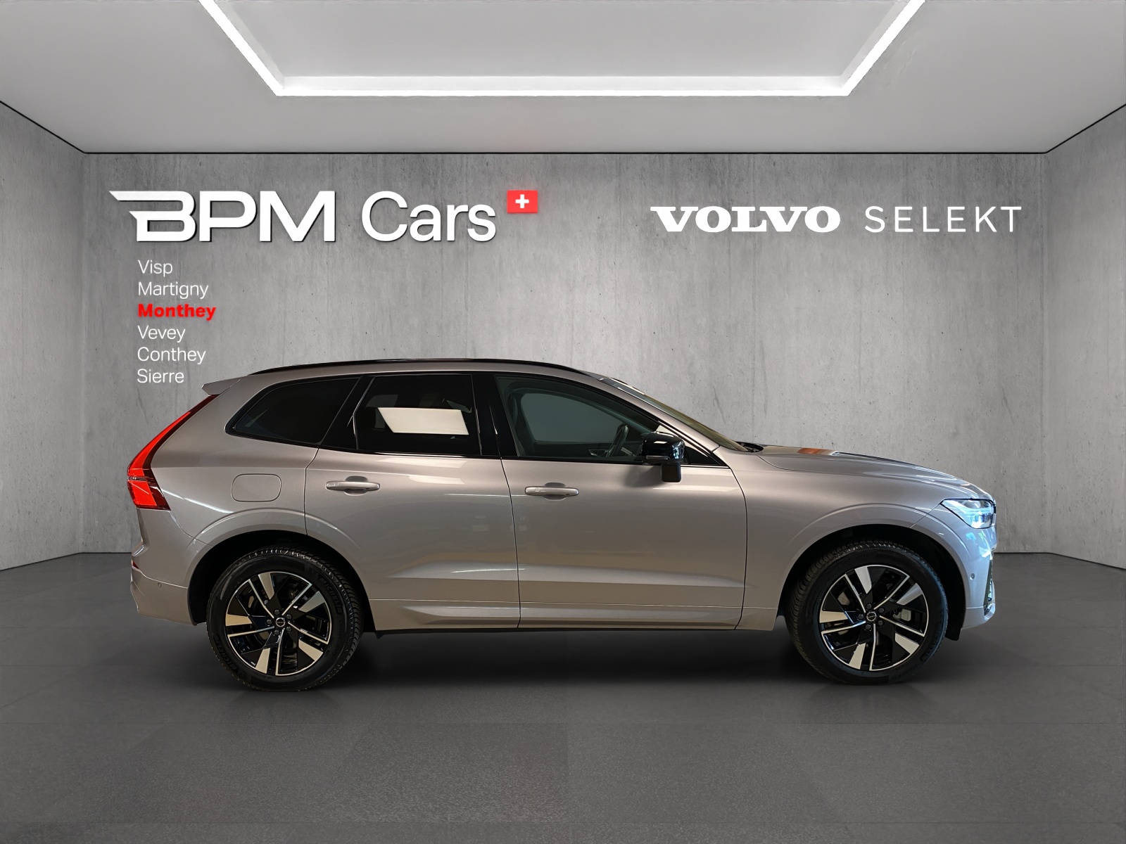 VOLVO XC60 T6 eAWD PluginHybrid Plus Dark Geartronic-image-16