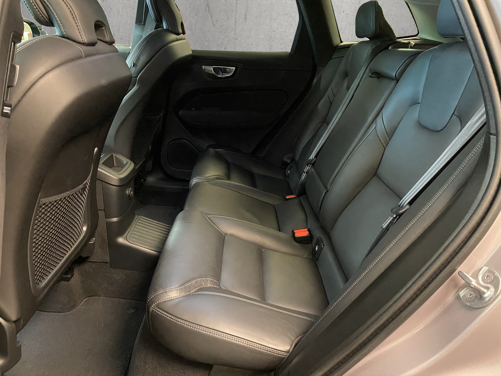 VOLVO XC60 T6 eAWD PluginHybrid Plus Dark Geartronic-image-12