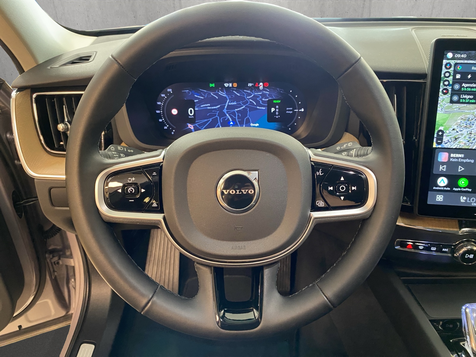 VOLVO XC60 T6 eAWD PluginHybrid Plus Dark Geartronic-image-9