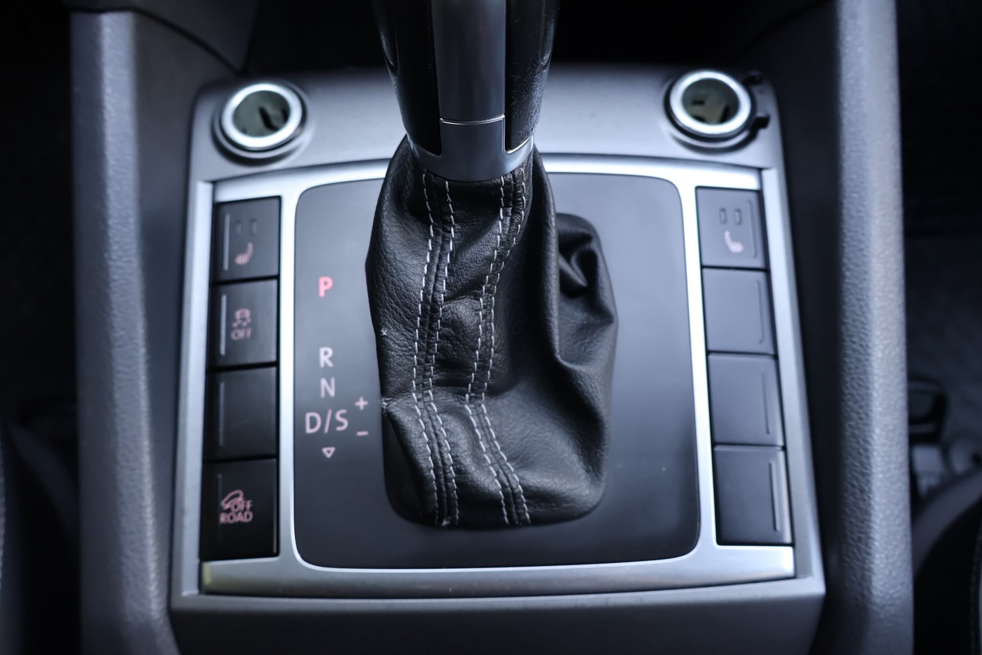 VW Amarok 2.0 BiTDI Highline 4Motion permanent A-image-11