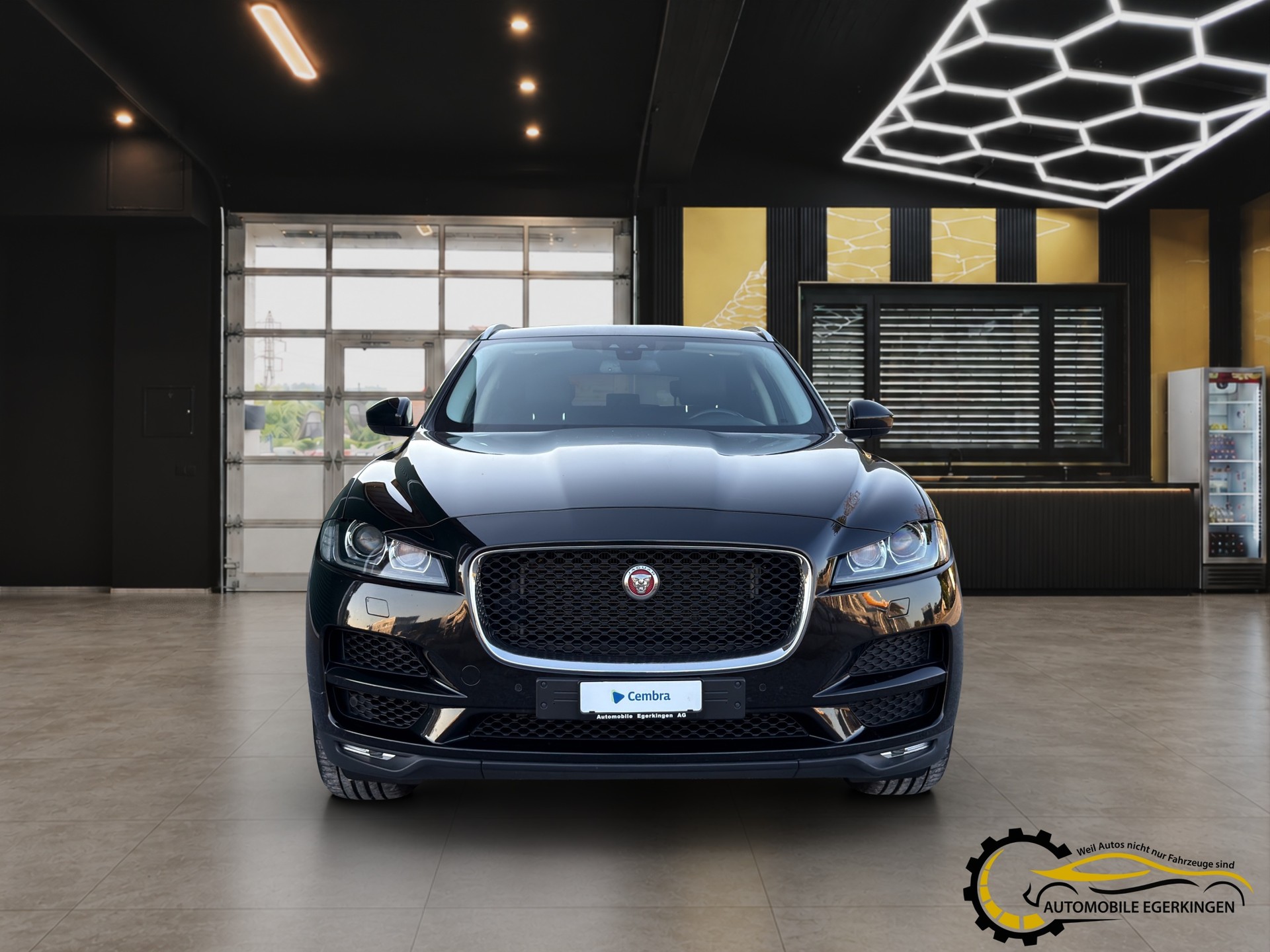 JAGUAR F-Pace 3.0 V6 D Prestige AWD-showroom-element-1