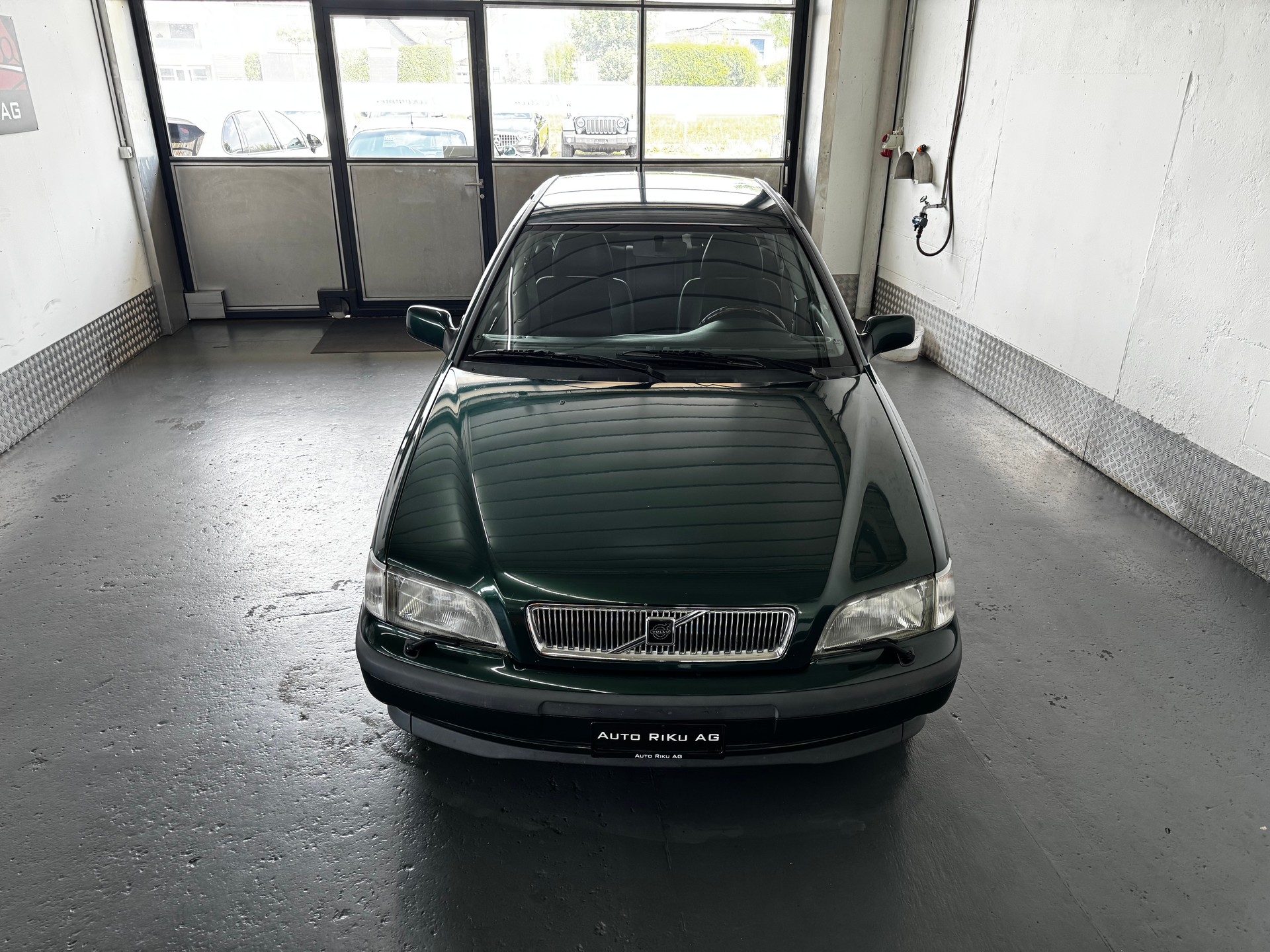 VOLVO S40 2.0-showroom-element-2