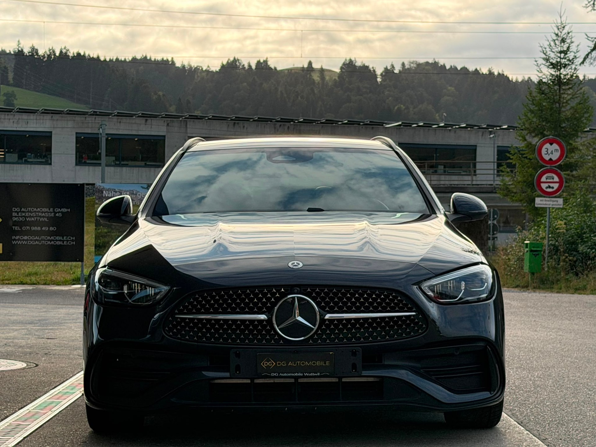 MERCEDES-BENZ C 300 T 4Matic AMG Line *Top Zustand**Top Ausstattung**8-Fach**Garantie*-showroom-element-1