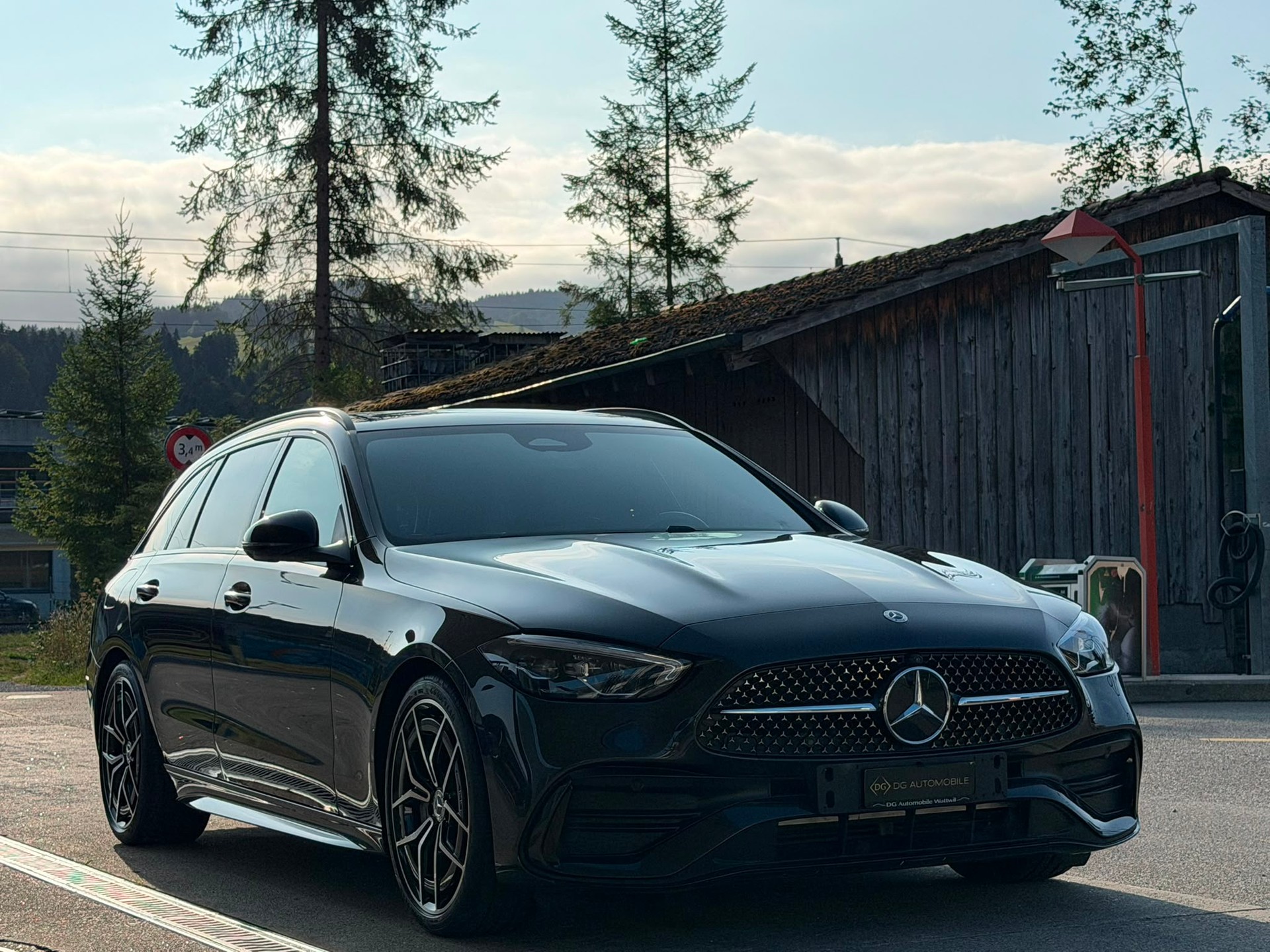 MERCEDES-BENZ C 300 T 4Matic AMG Line *Top Zustand**Top Ausstattung**8-Fach**Garantie*-showroom-element-2