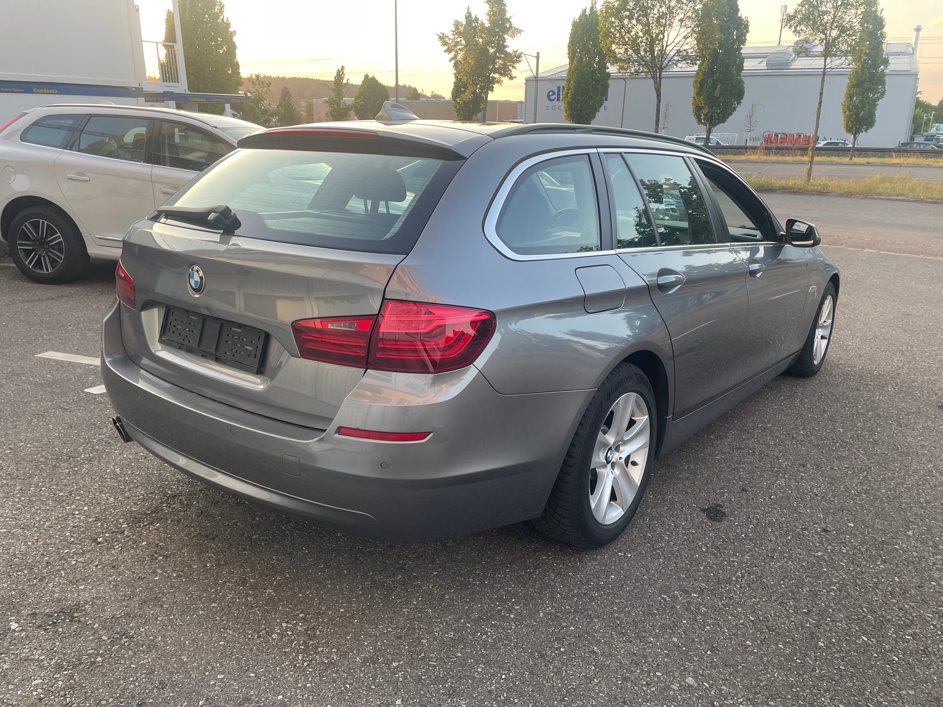 BMW 520d Touring xDrive Steptronic-showroom-element-3