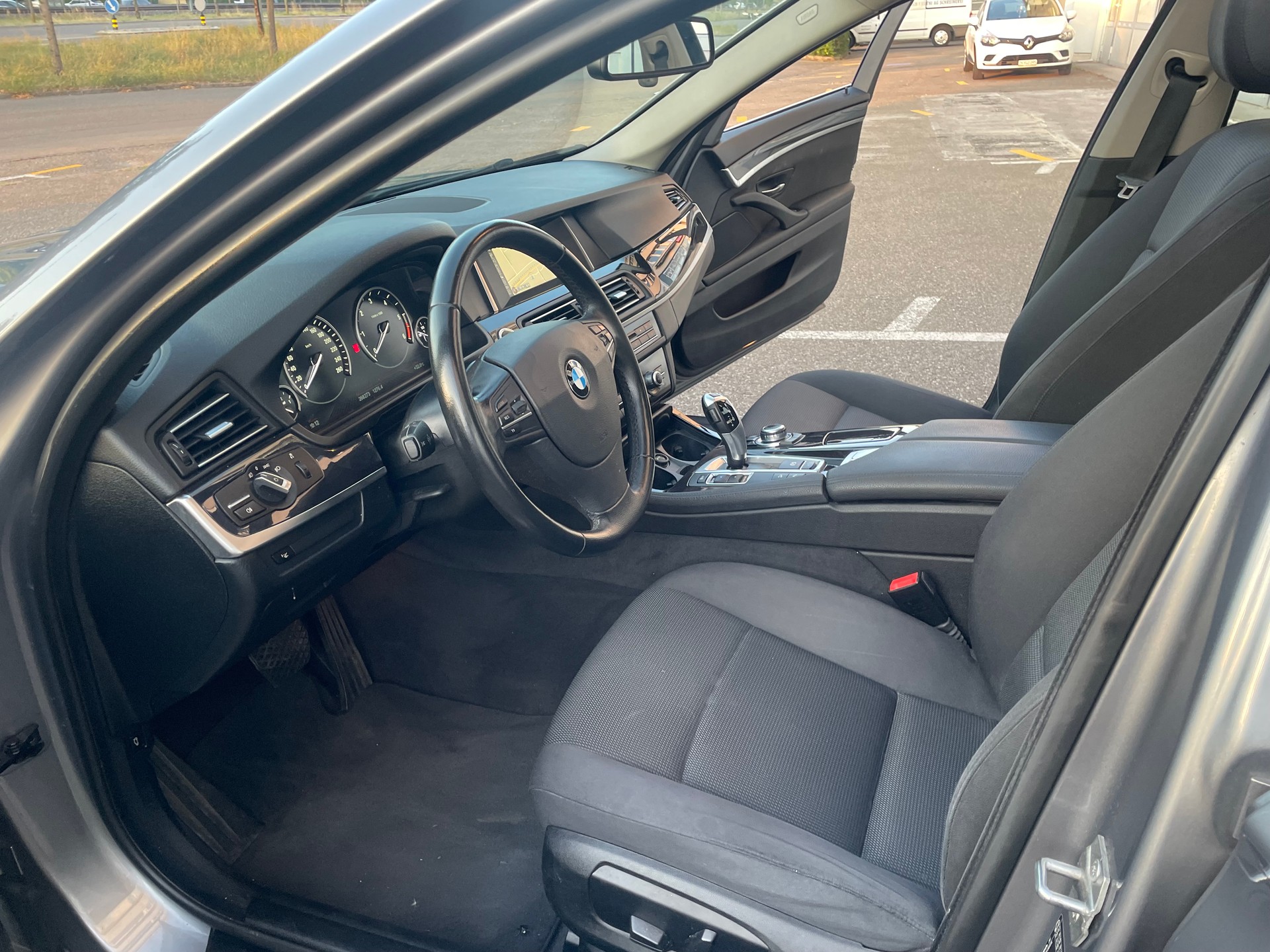BMW 520d Touring xDrive Steptronic-image-9