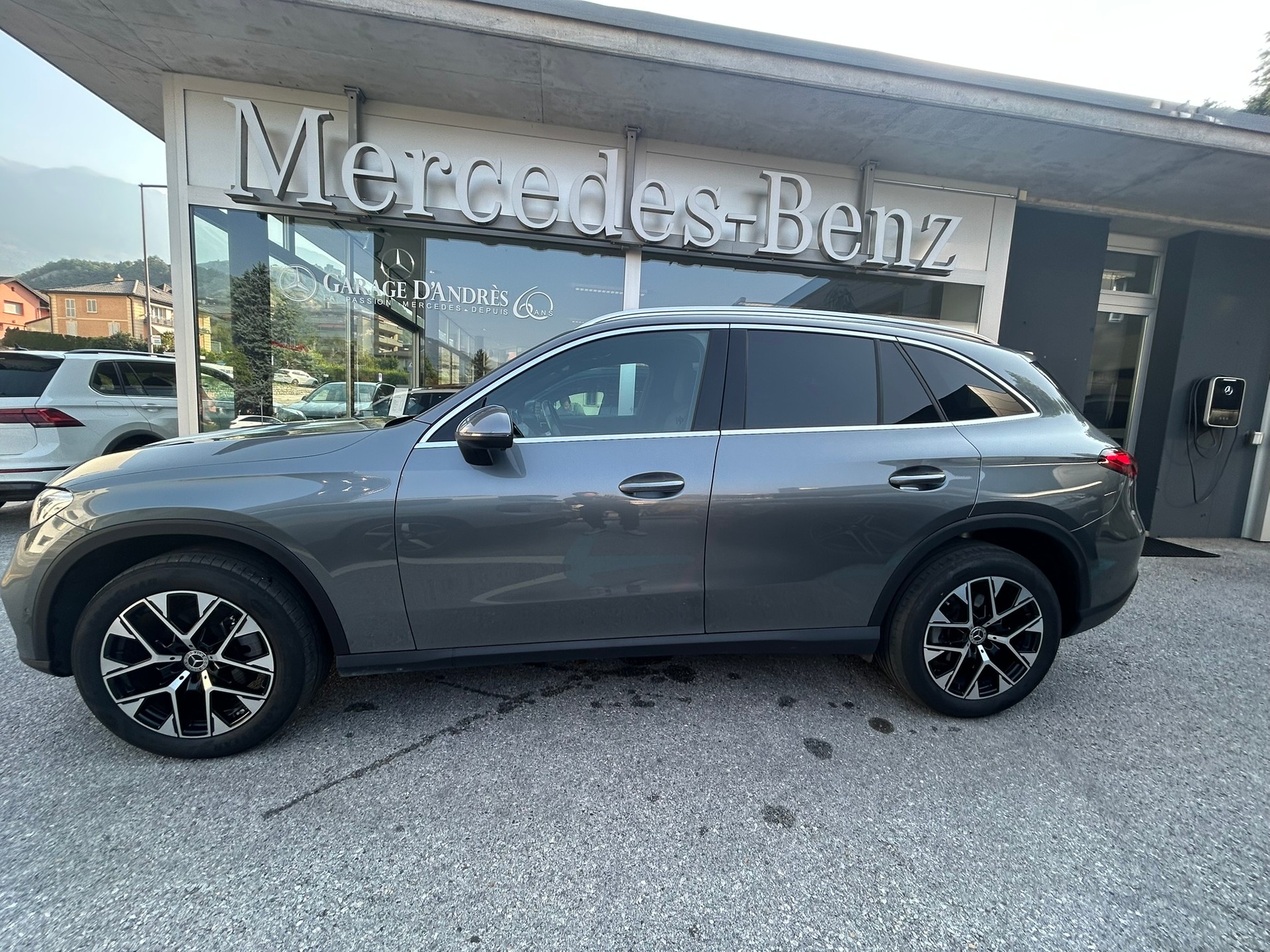 MERCEDES-BENZ GLC 220 d 4Matic 9G-Tronic-showroom-element-3
