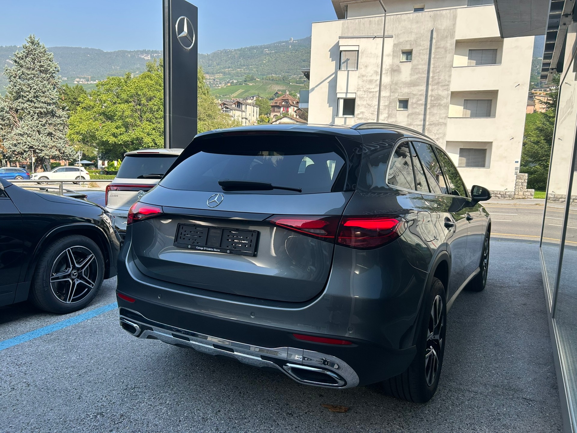 MERCEDES-BENZ GLC 220 d 4Matic 9G-Tronic-image-5