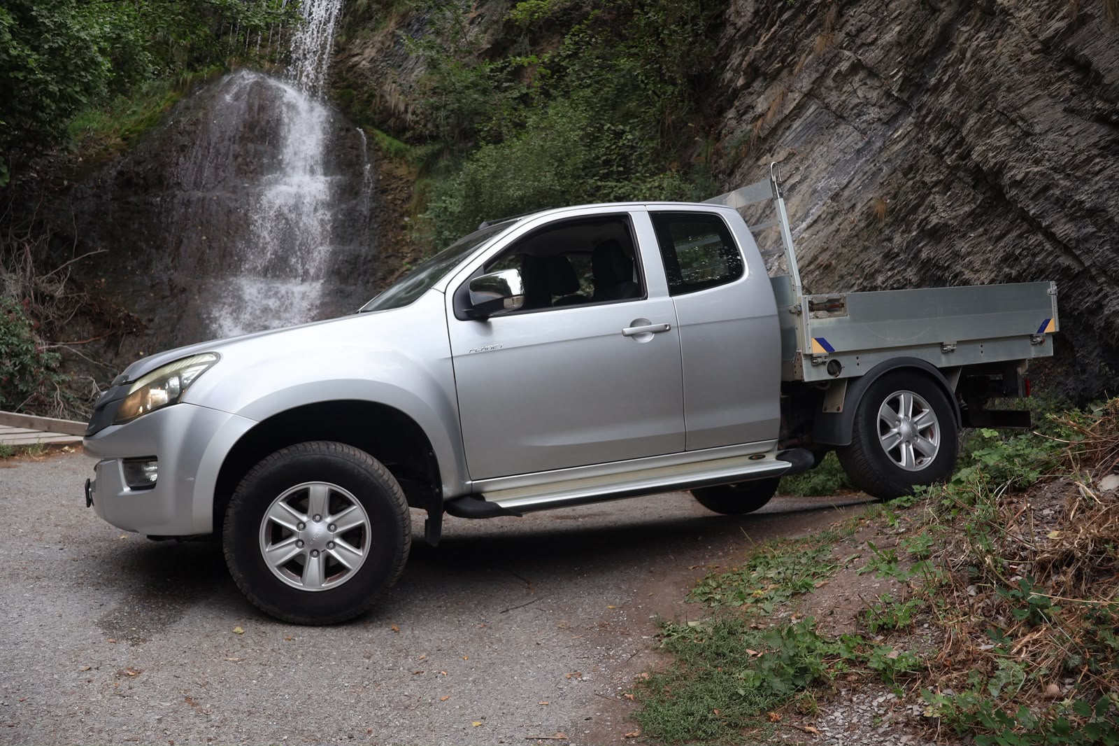 ISUZU D-MAX 2.5 SpaceCab Satellite 4x4-showroom-element-3