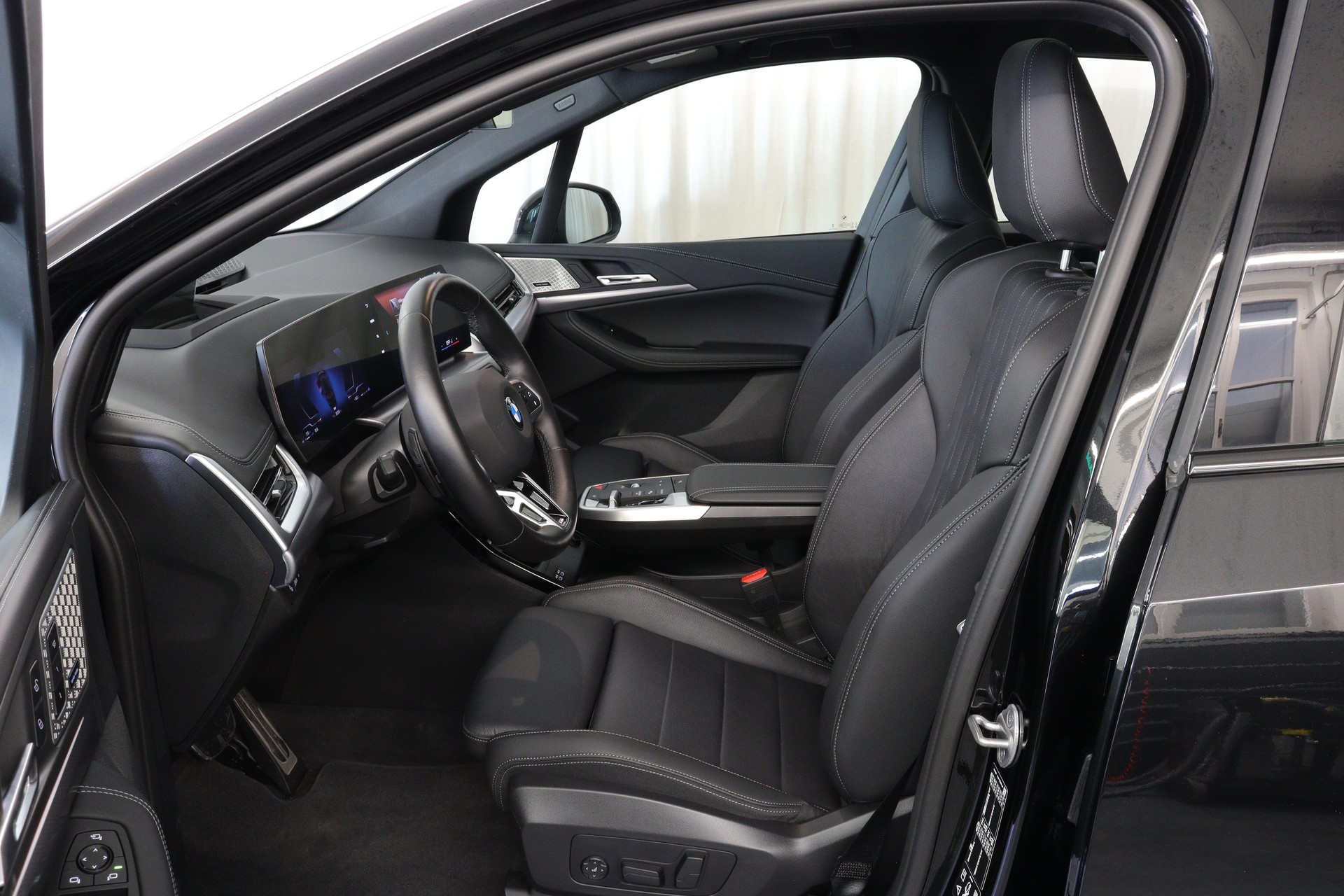 BMW 223i xDrive SDKG Active Tourer-showroom-element-1