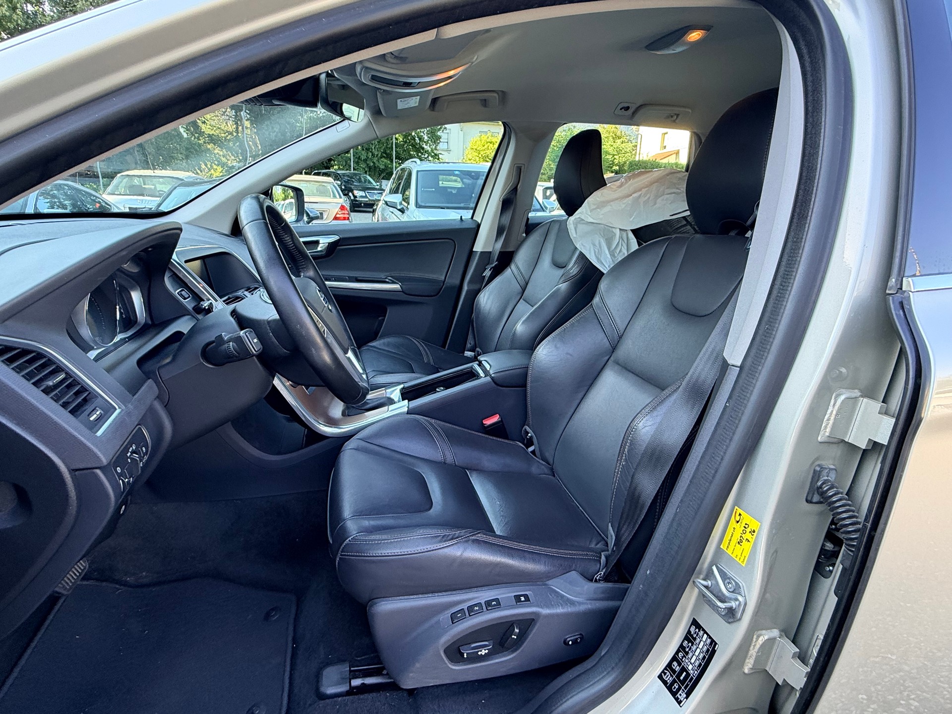 VOLVO XC60 D3 Executive Geartronic-image-11