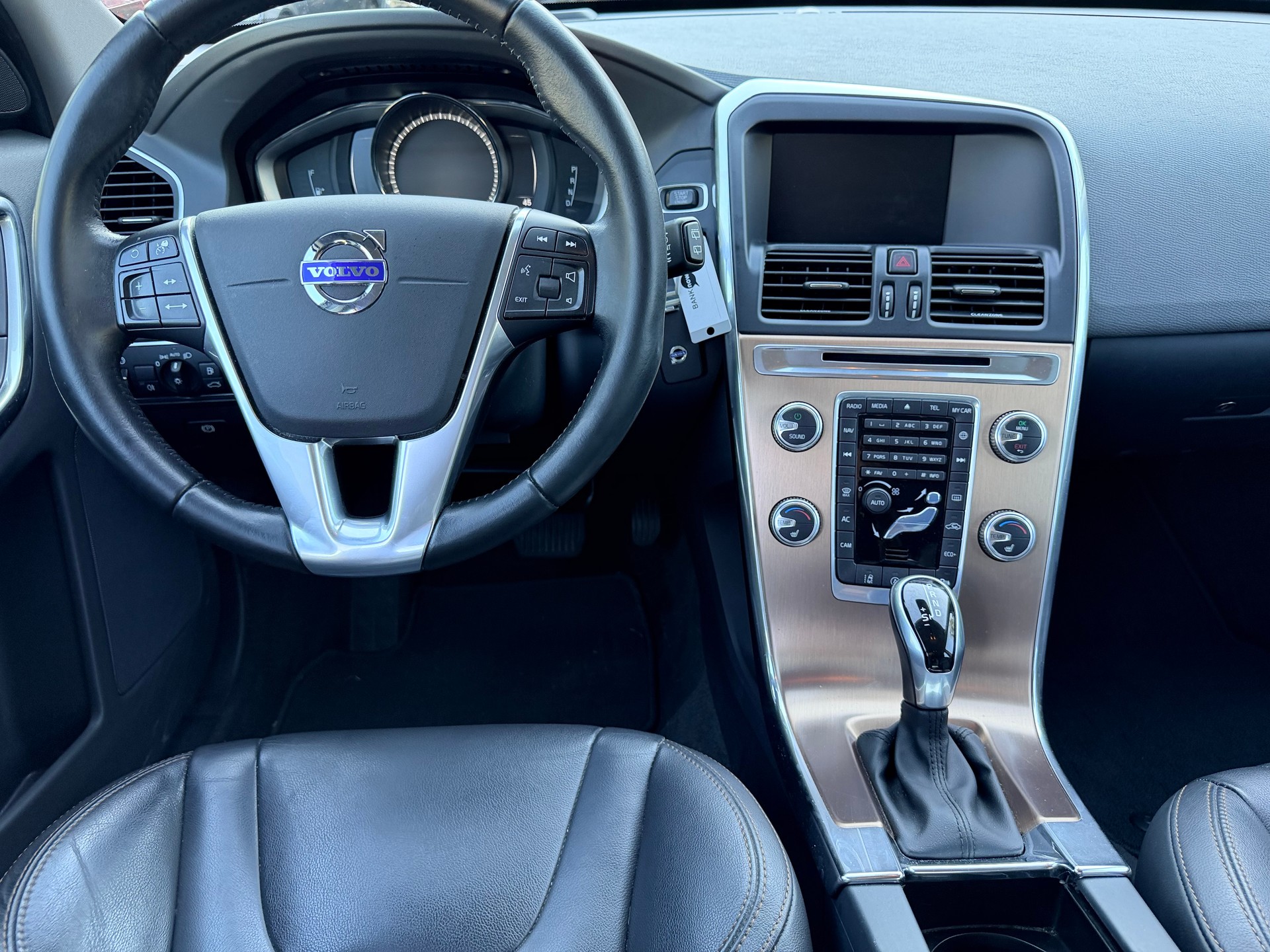 VOLVO XC60 D3 Executive Geartronic-image-15