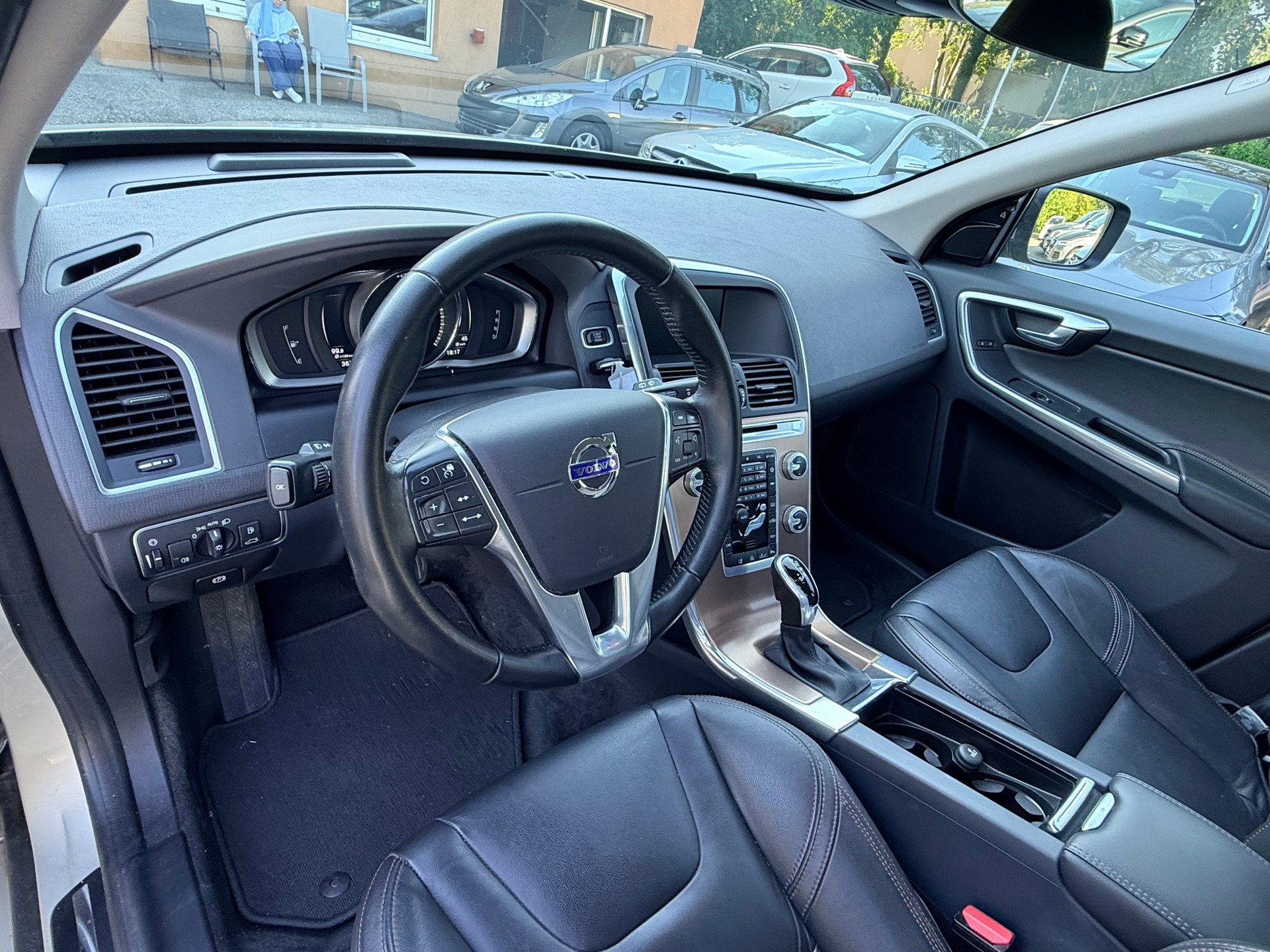 VOLVO XC60 D3 Executive Geartronic-image-14