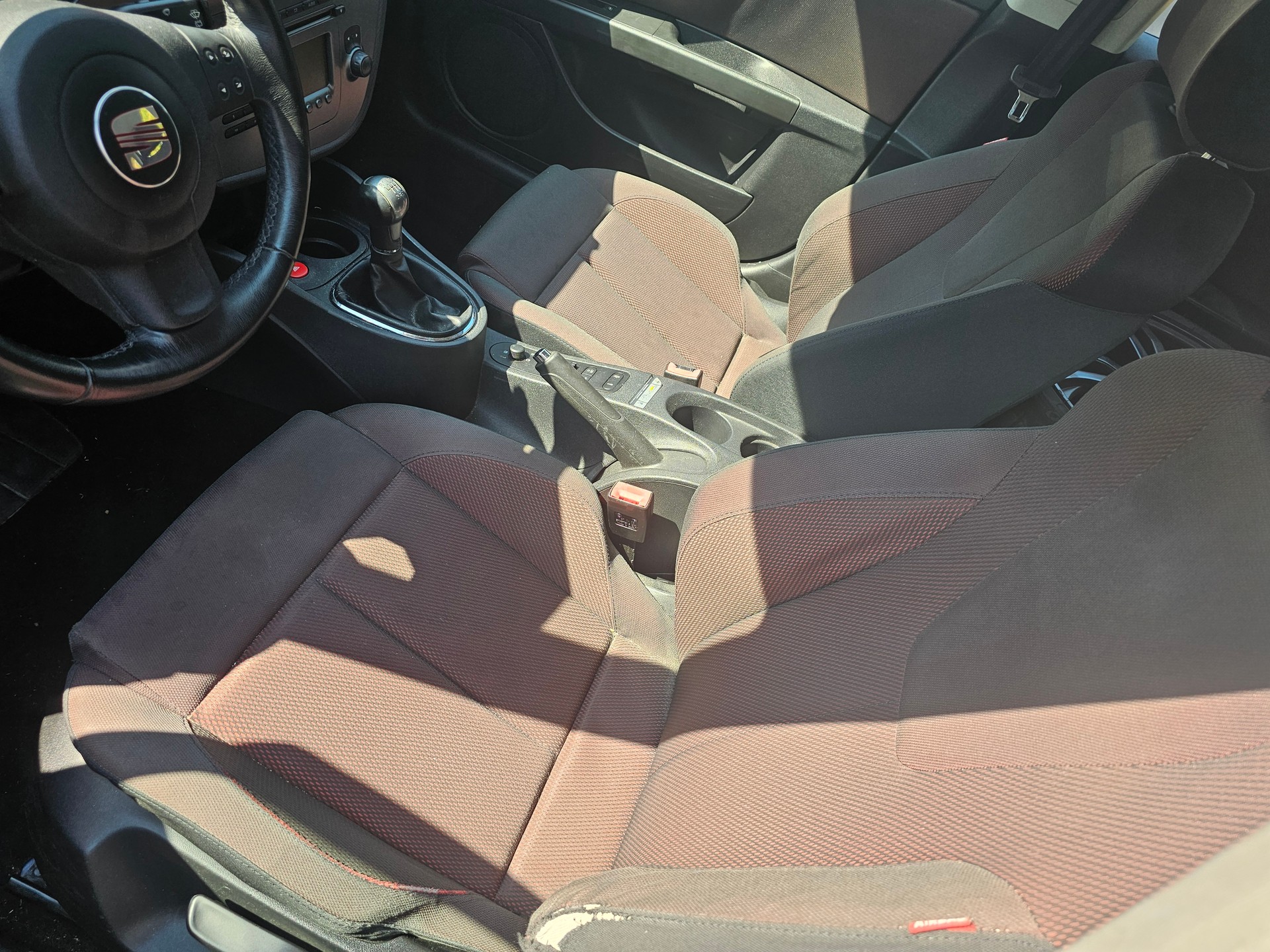 SEAT Leon 2.0 FSI T Stylance-image-6