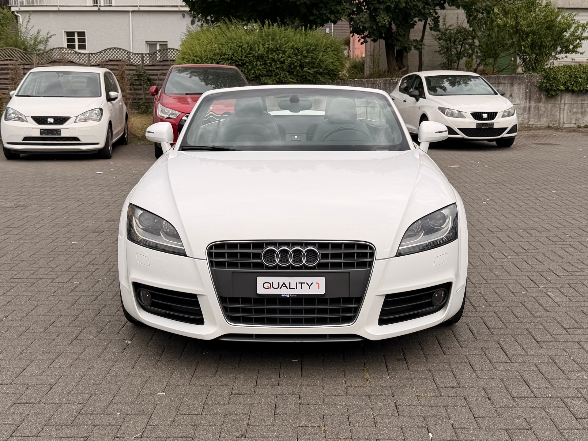 AUDI TT Roadster 2.0 TFSI S-Line-showroom-element-3