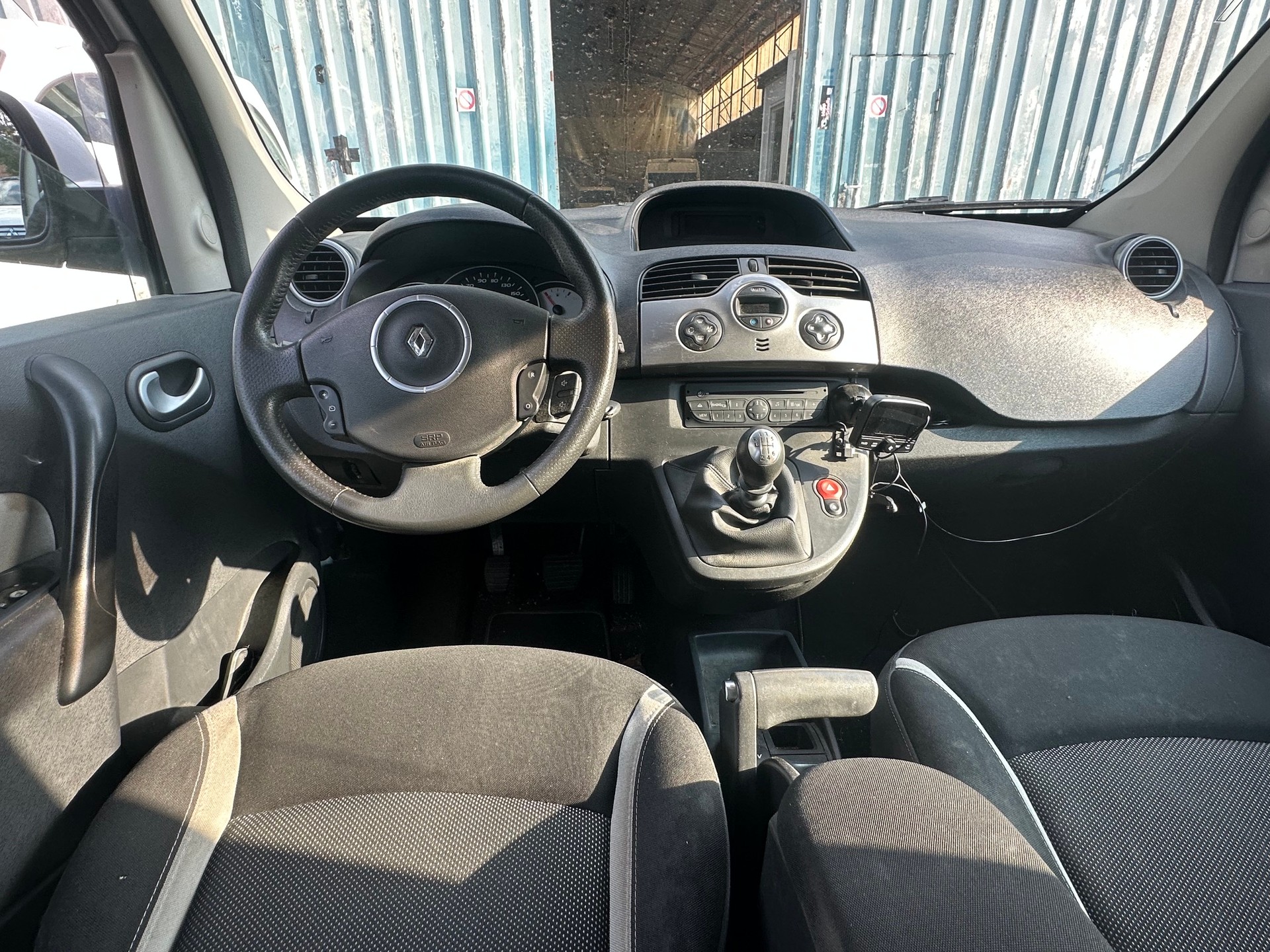 RENAULT Kangoo 1.5 dCi Happy Family-image-10