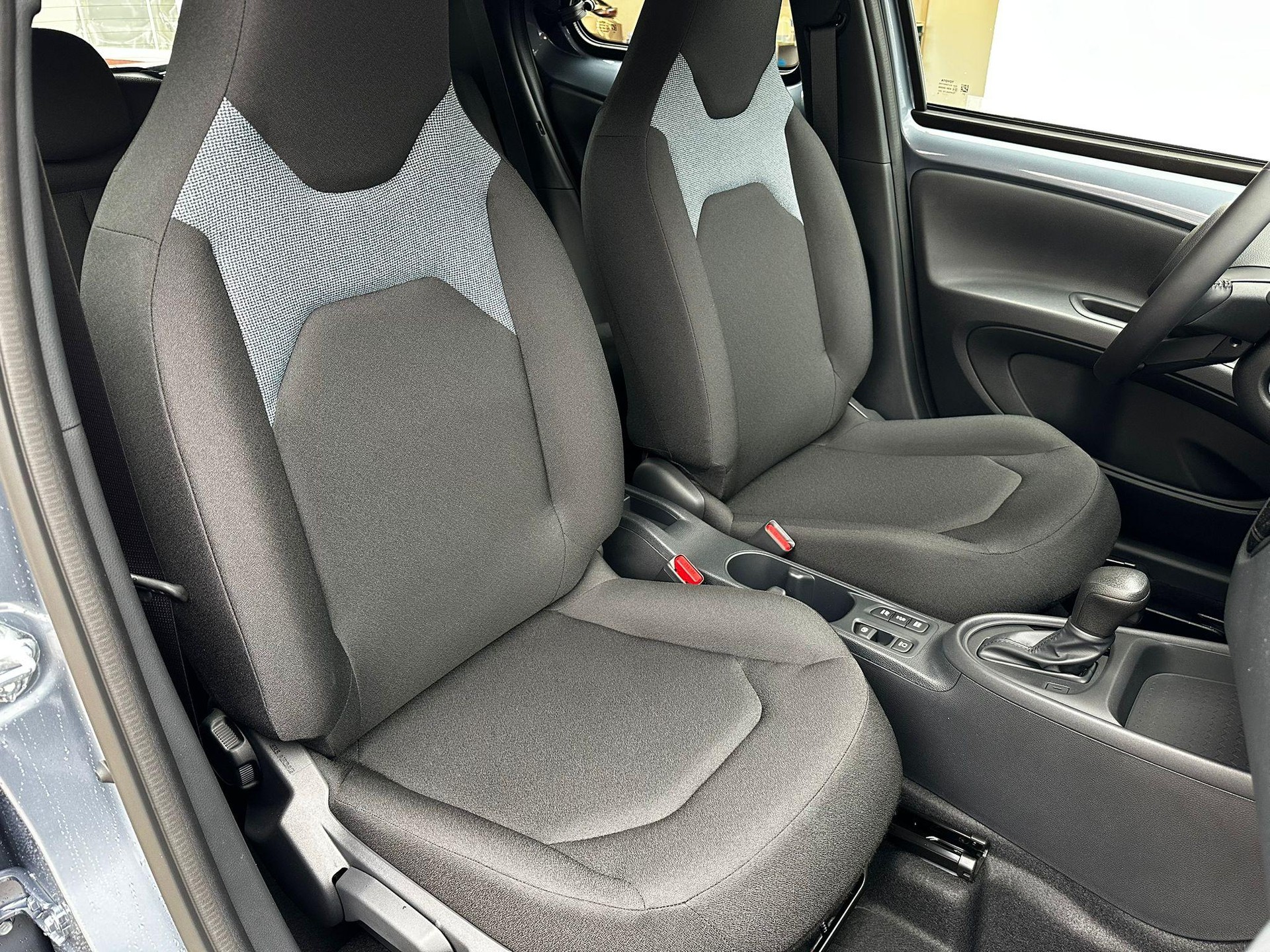 TOYOTA Aygo X 1.5 VVT-i HSD Comfort-image-13