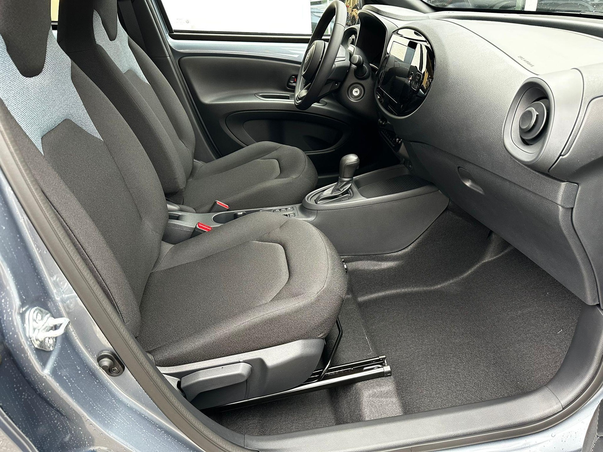 TOYOTA Aygo X 1.5 VVT-i HSD Comfort-image-11