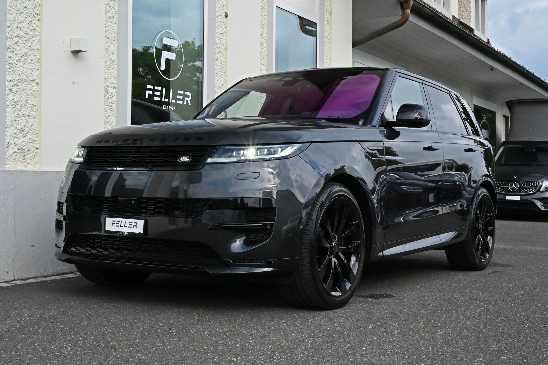 LAND ROVER Range Rover Sport D300 3.0 TD6 MHEV Dynamic SE Automatic **Gratisservice & Garantie**-showroom-element-1