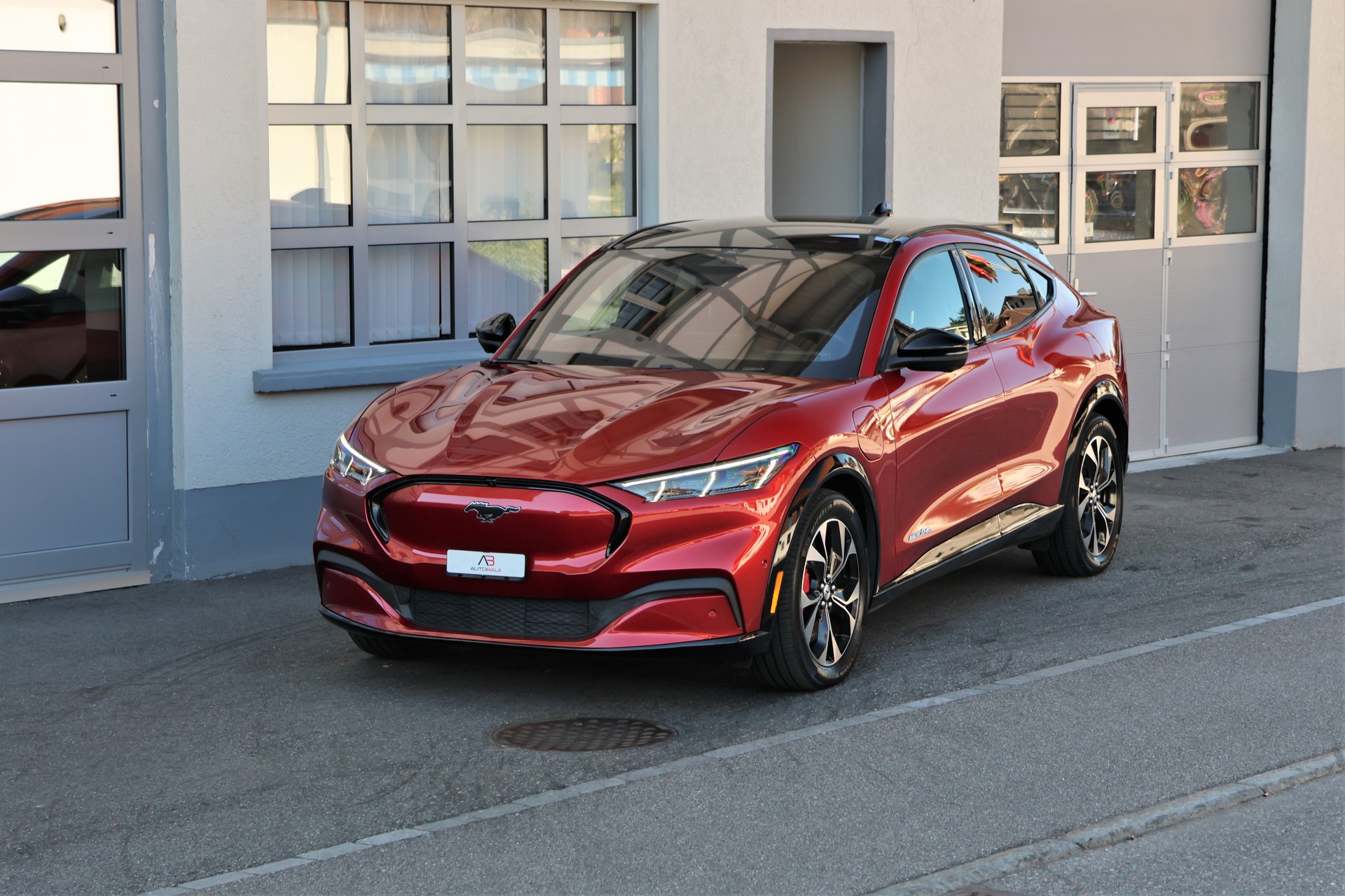 FORD Mustang MACH-E AWD 72.6 kWh (CH)