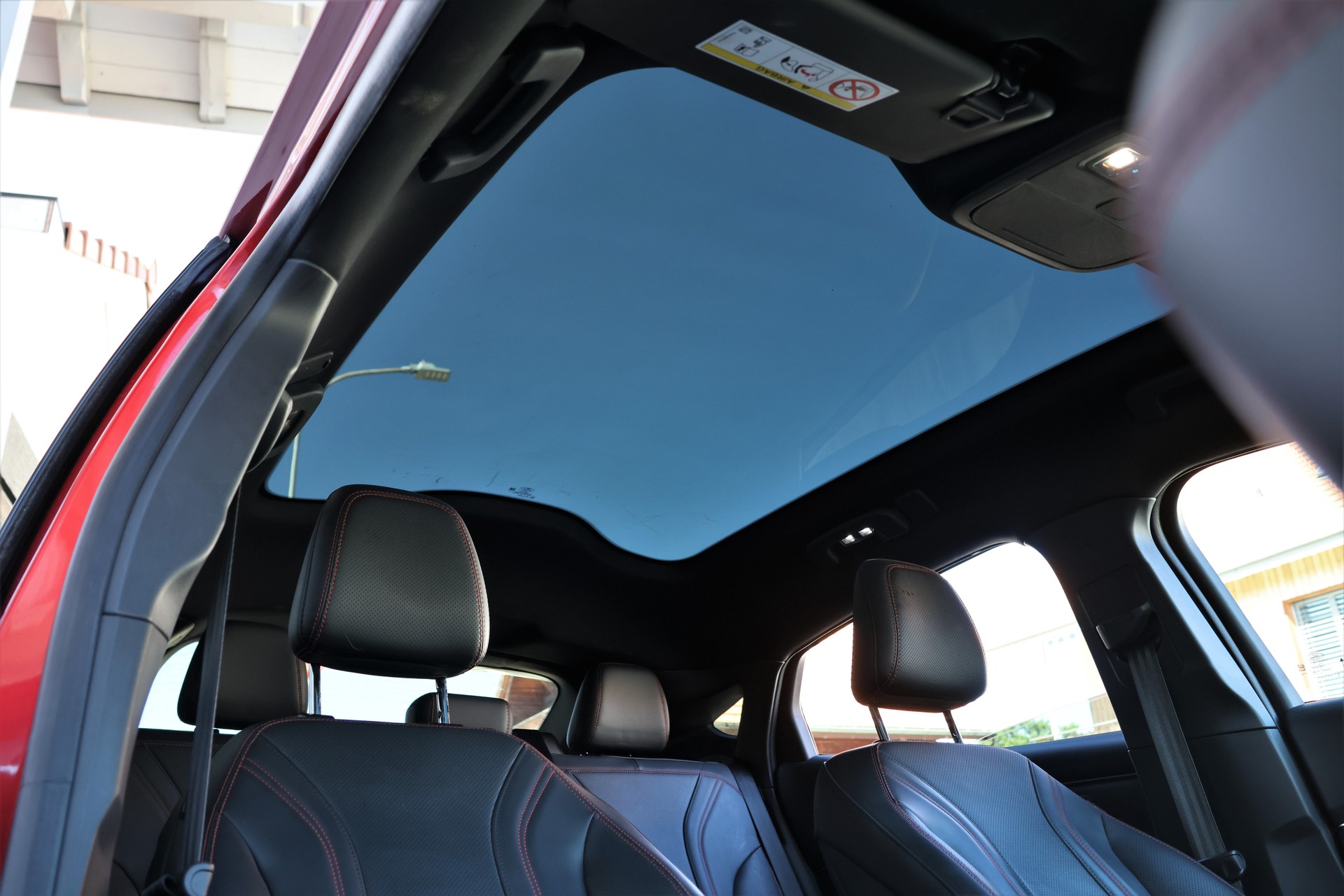 FORD Mustang MACH-E AWD 72.6 kWh (CH)-image-17