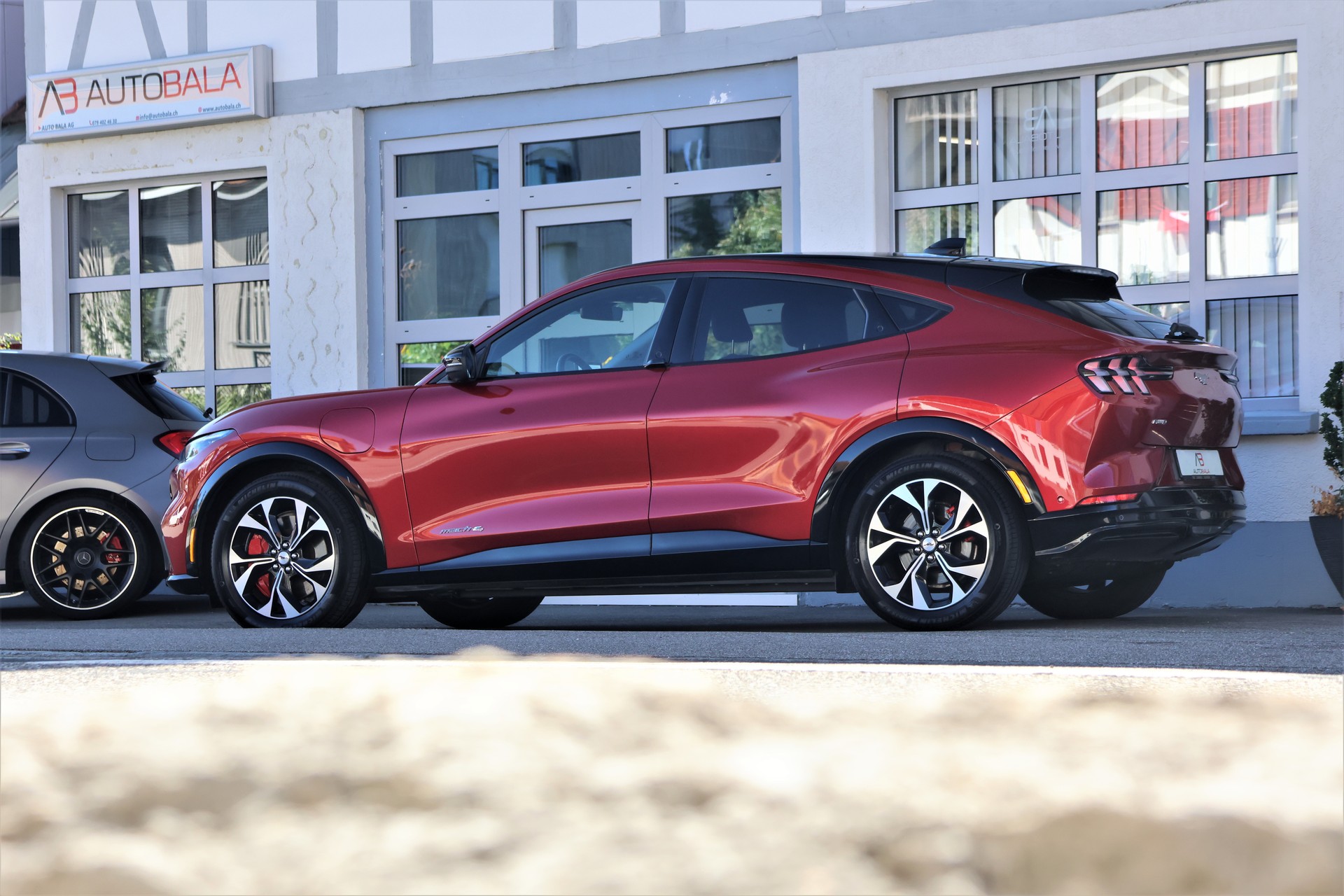 FORD Mustang MACH-E AWD 72.6 kWh (CH)-showroom-element-3