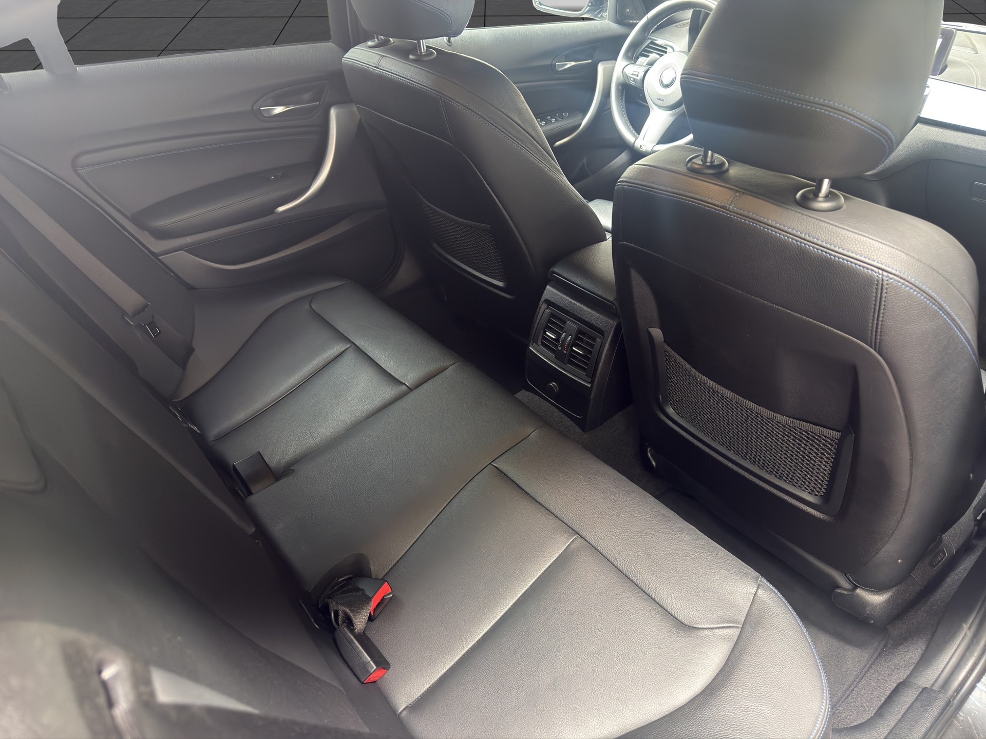 BMW M140i xDrive Steptronic-image-15