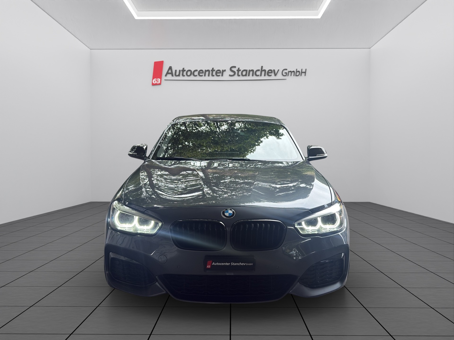 BMW M140i xDrive Steptronic-showroom-element-1