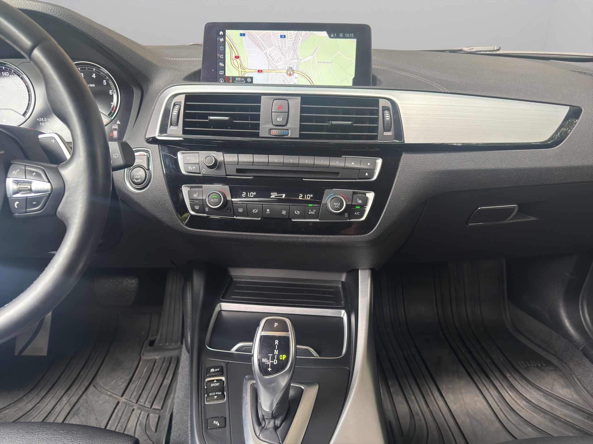 BMW M140i xDrive Steptronic-image-12