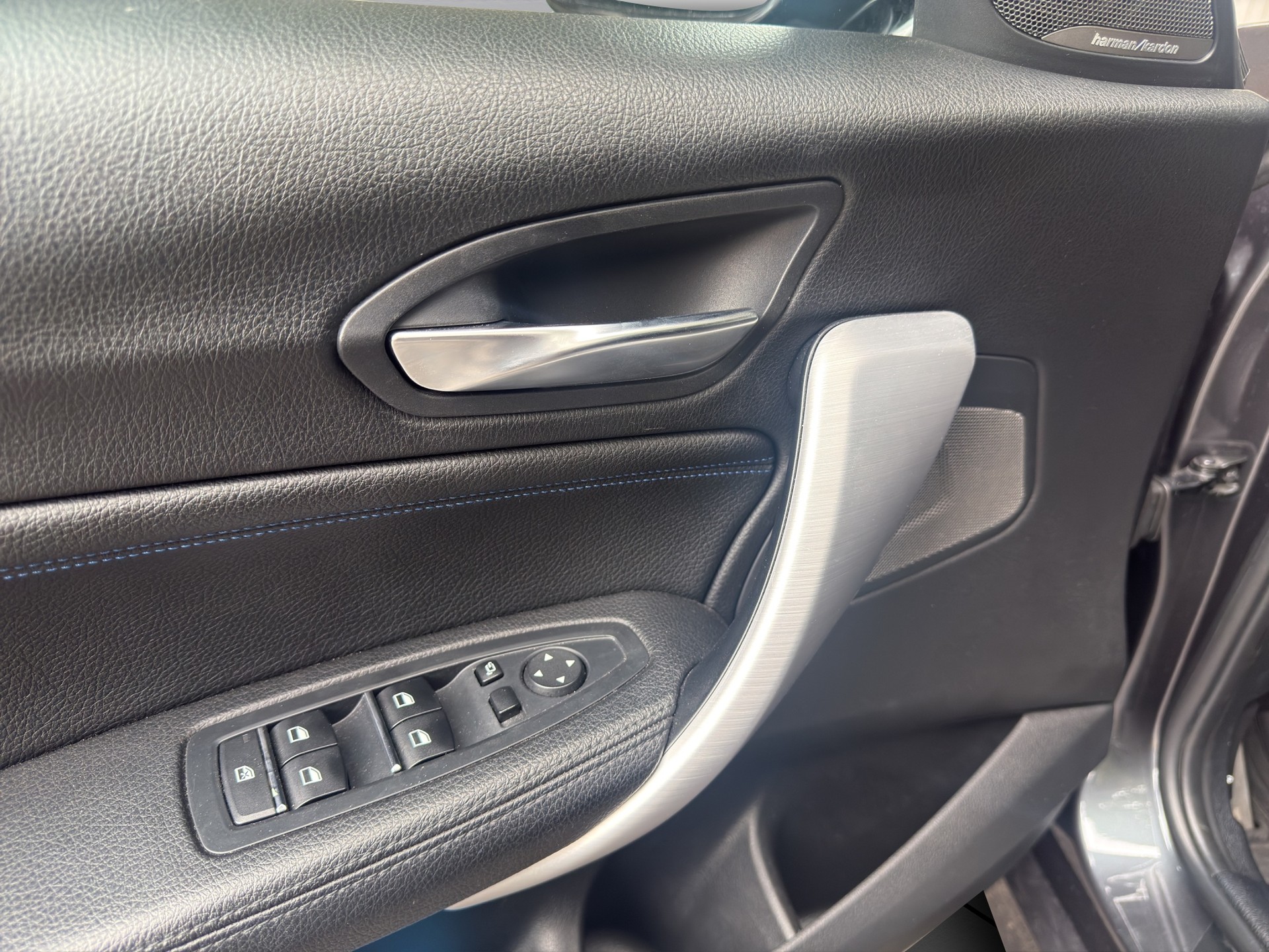 BMW M140i xDrive Steptronic-image-13