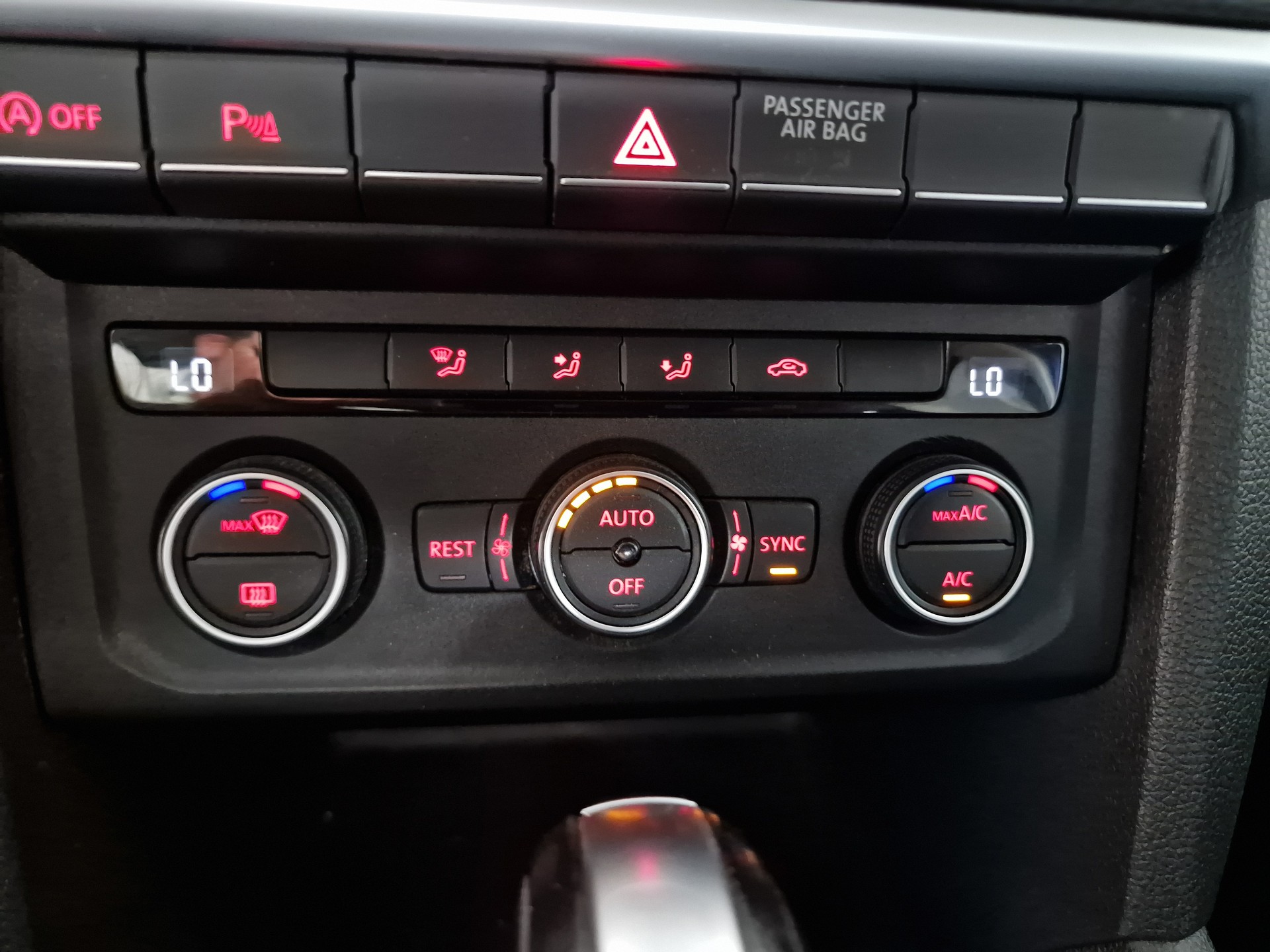 VW Amarok 3.0TDI Aventura 4Motion Automatic 24Mt Gara AHK 3.3t-image-20