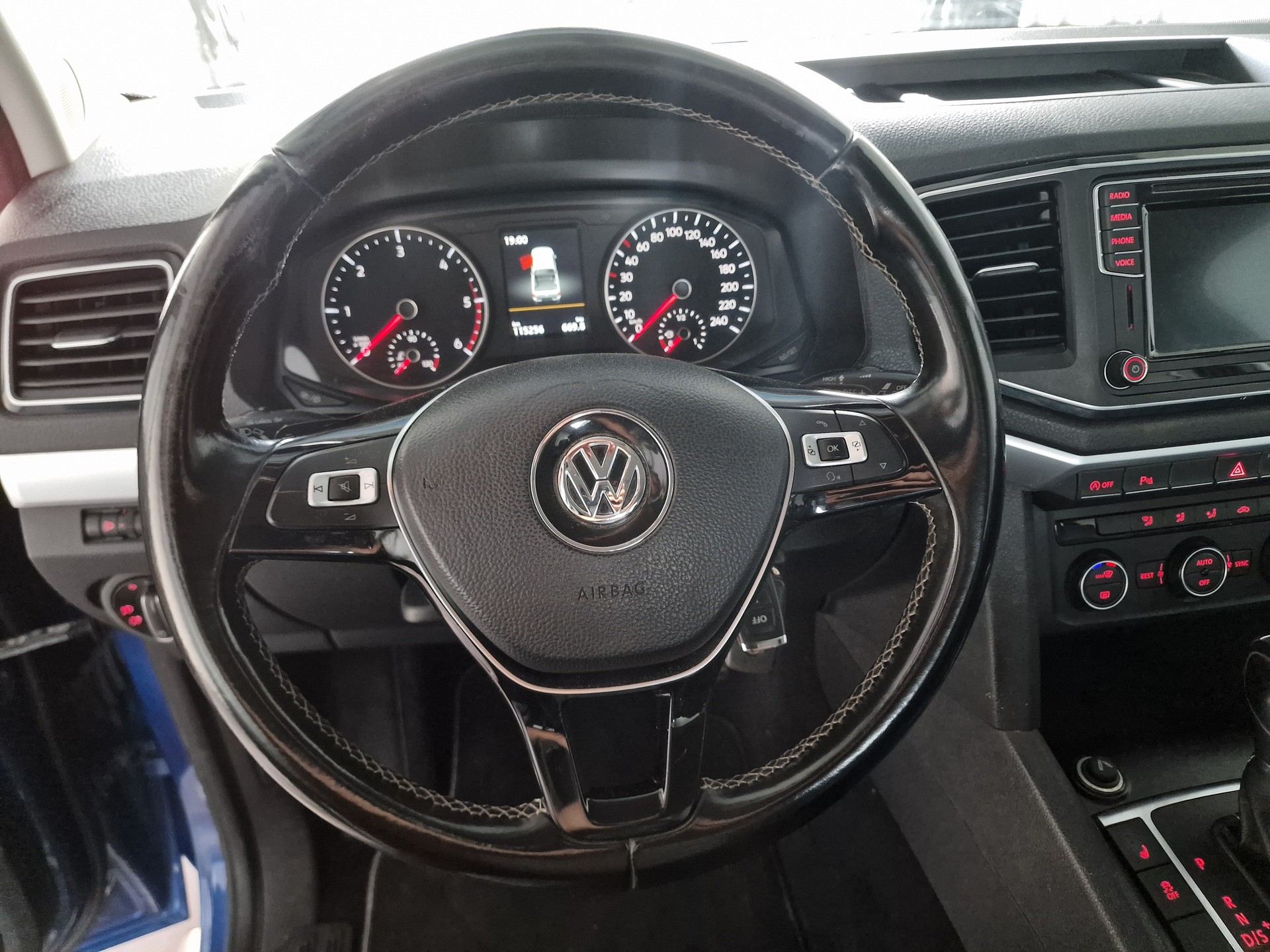 VW Amarok 3.0TDI Aventura 4Motion Automatic 24Mt Gara AHK 3.3t-image-14