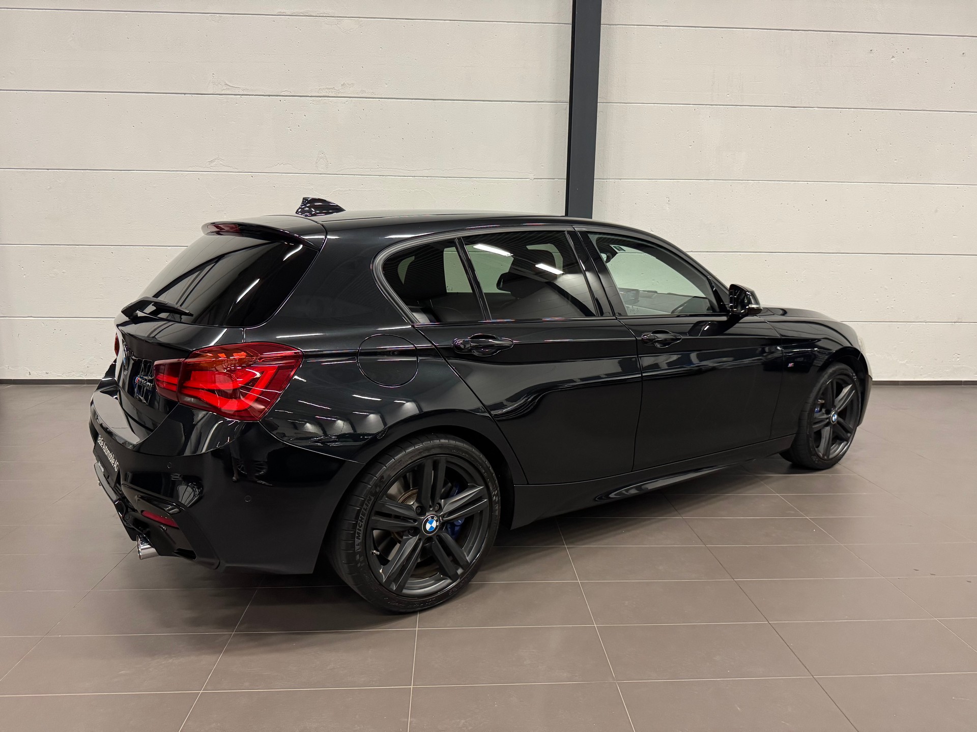 BMW M140i xDrive Steptronic-image-11