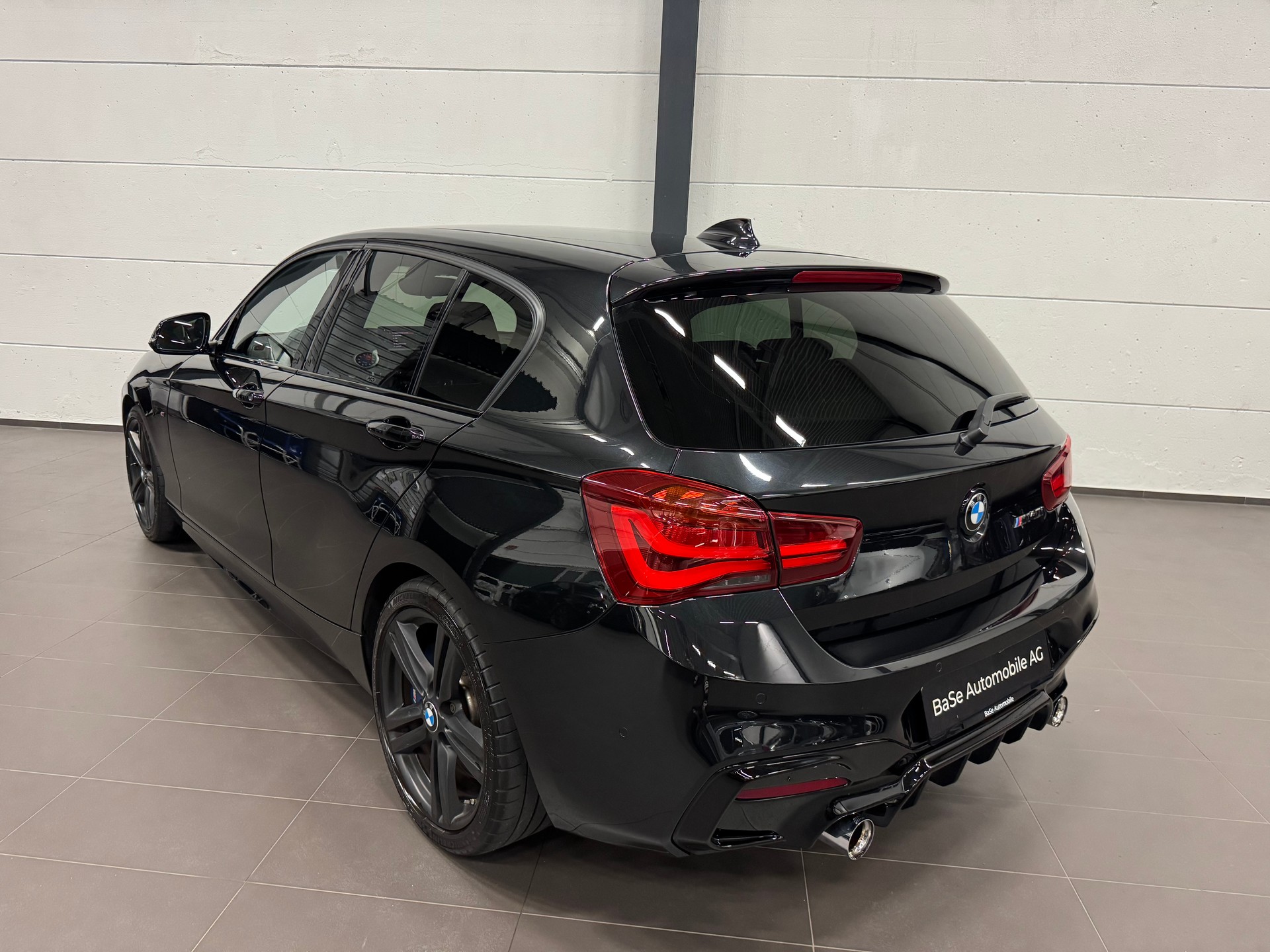 BMW M140i xDrive Steptronic-image-12