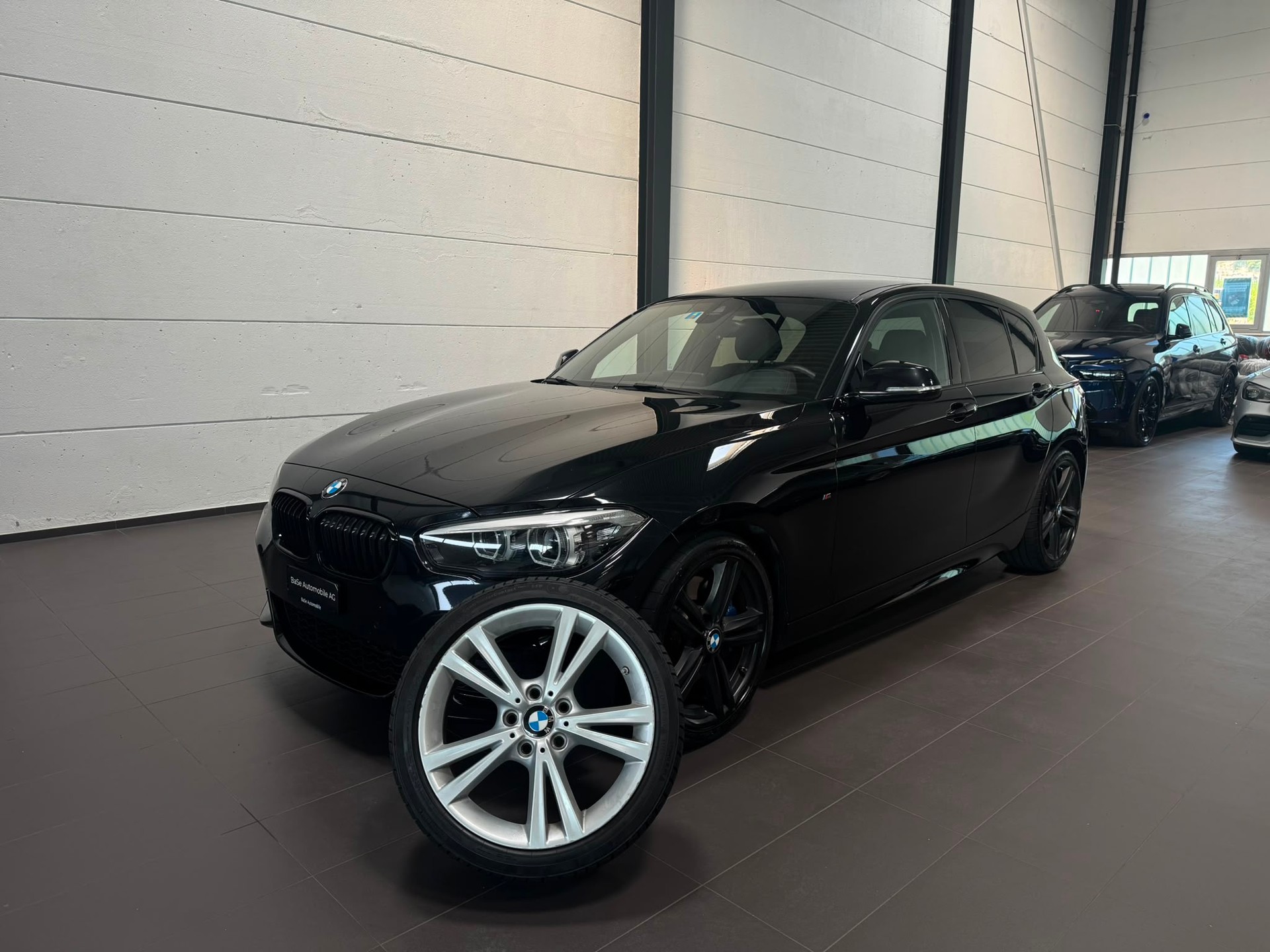 BMW M140i xDrive Steptronic-image-30