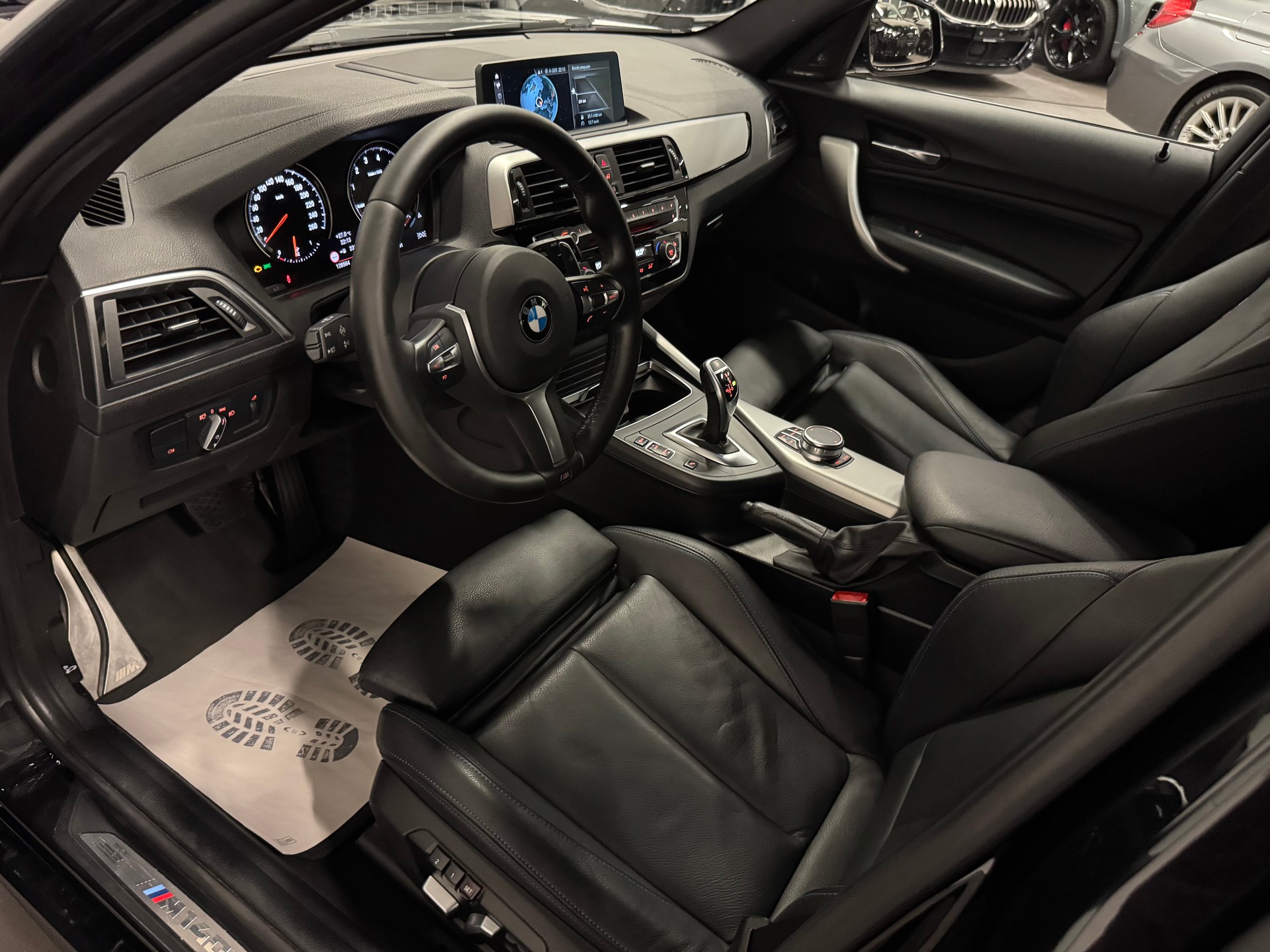 BMW M140i xDrive Steptronic-image-16