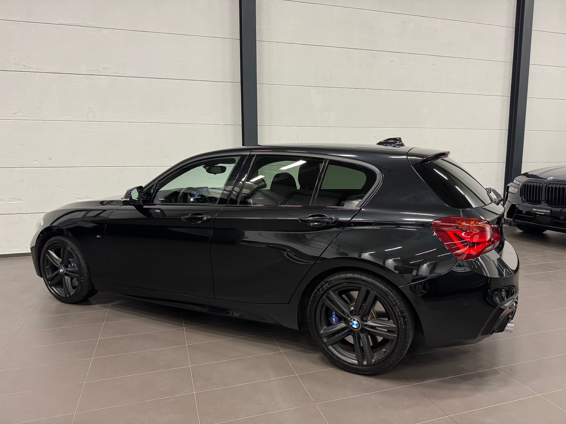 BMW M140i xDrive Steptronic-image-10