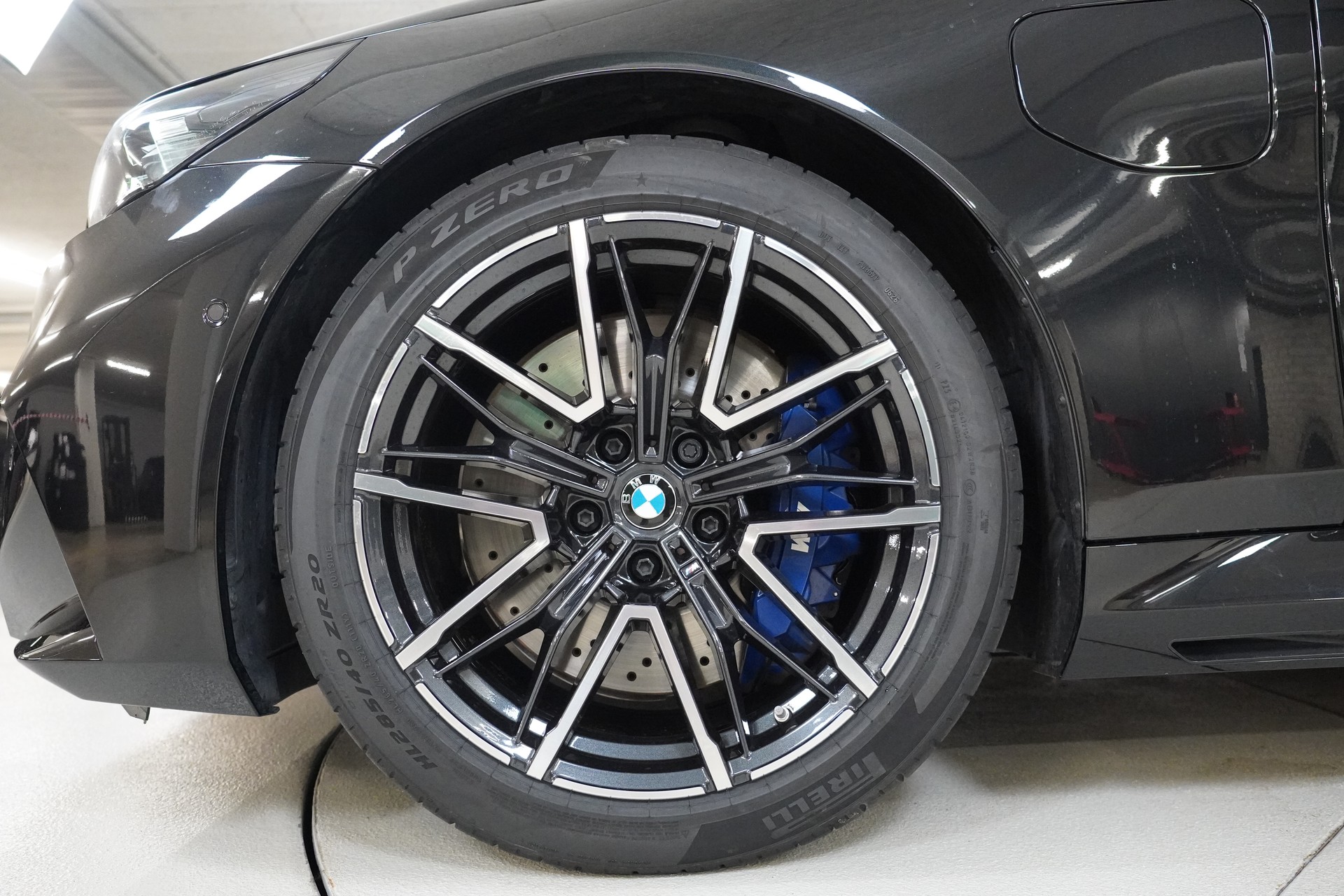 BMW M5 xDrive Touring-image-10