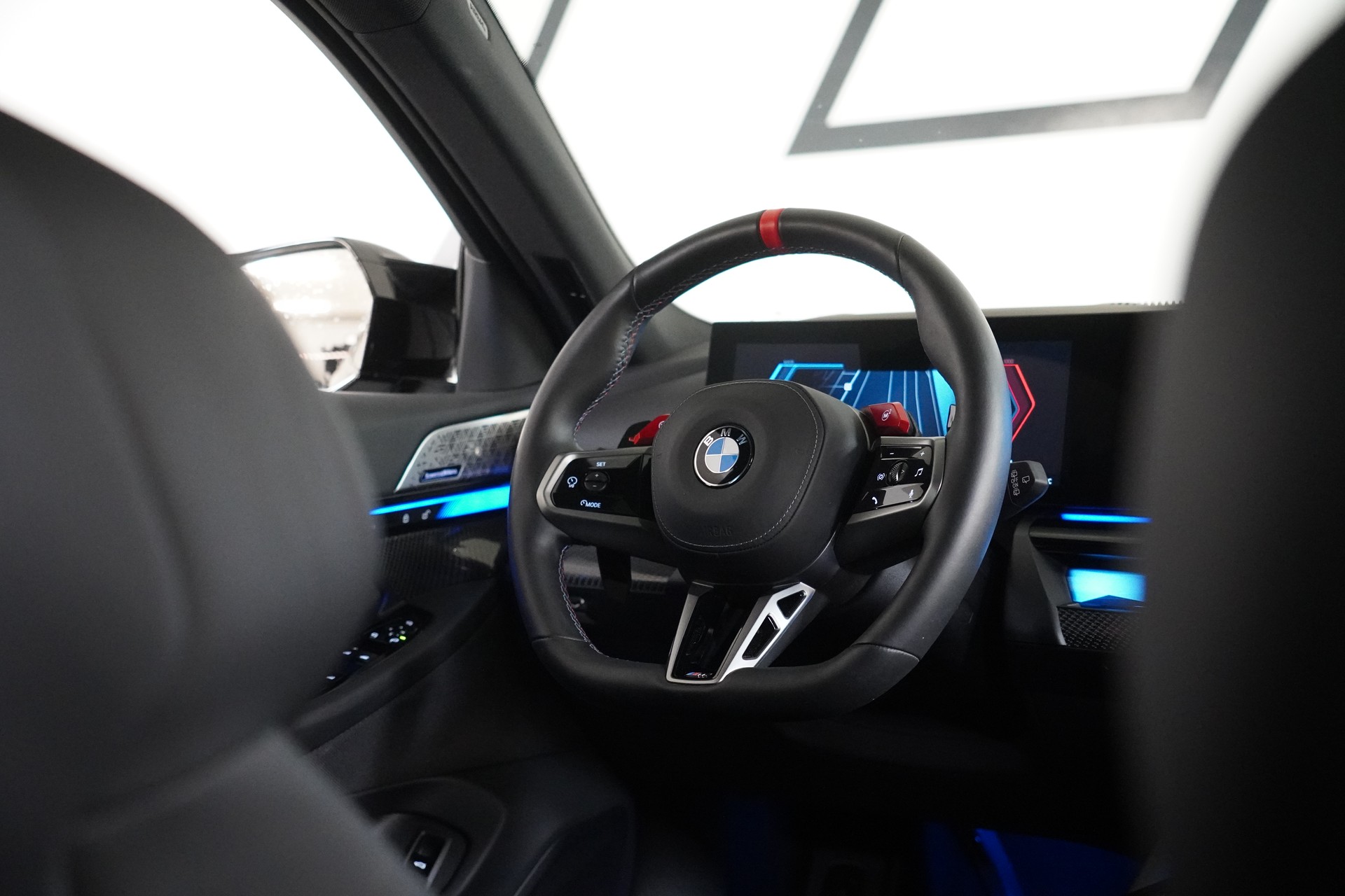 BMW M5 xDrive Touring-image-23