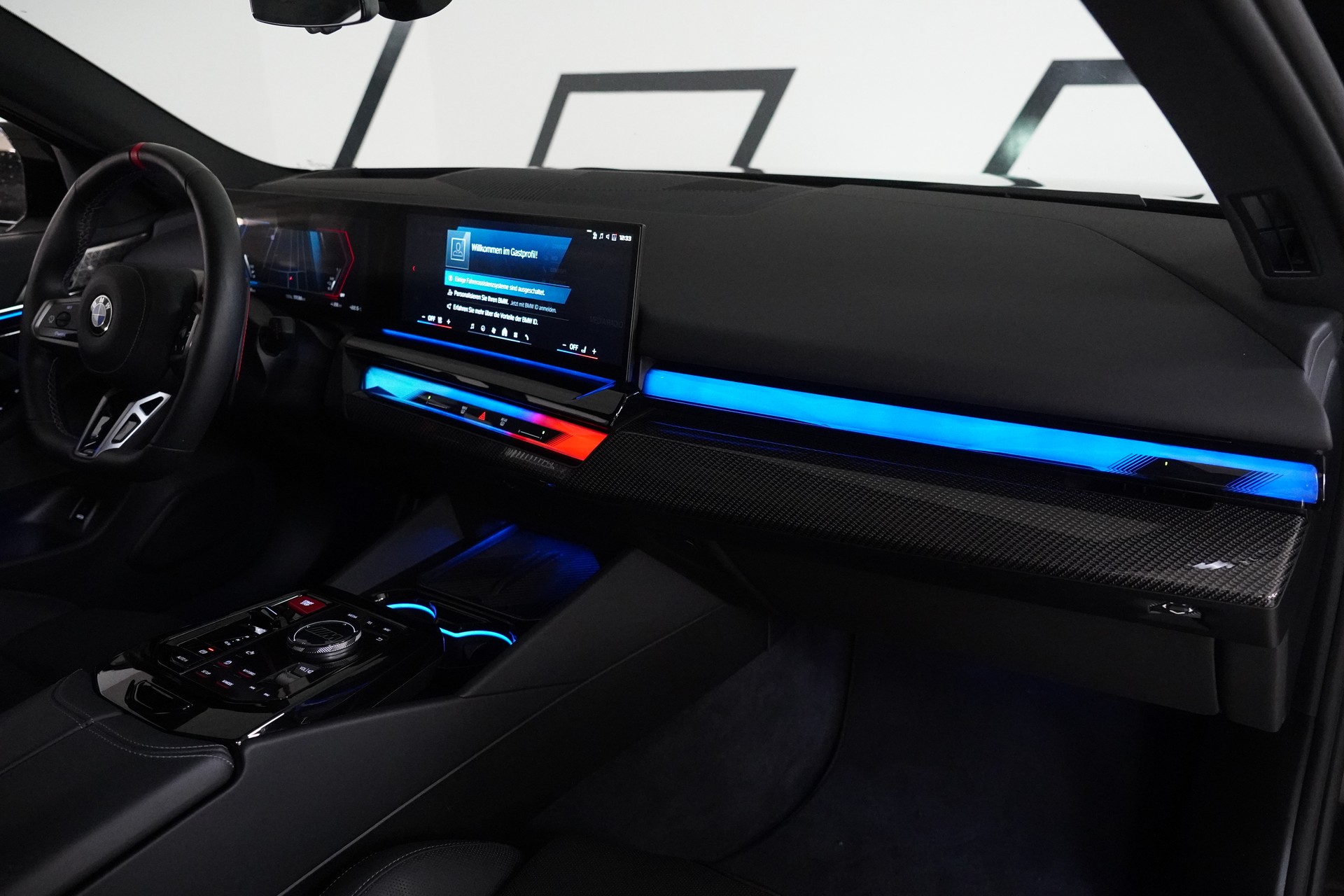 BMW M5 xDrive Touring-image-17