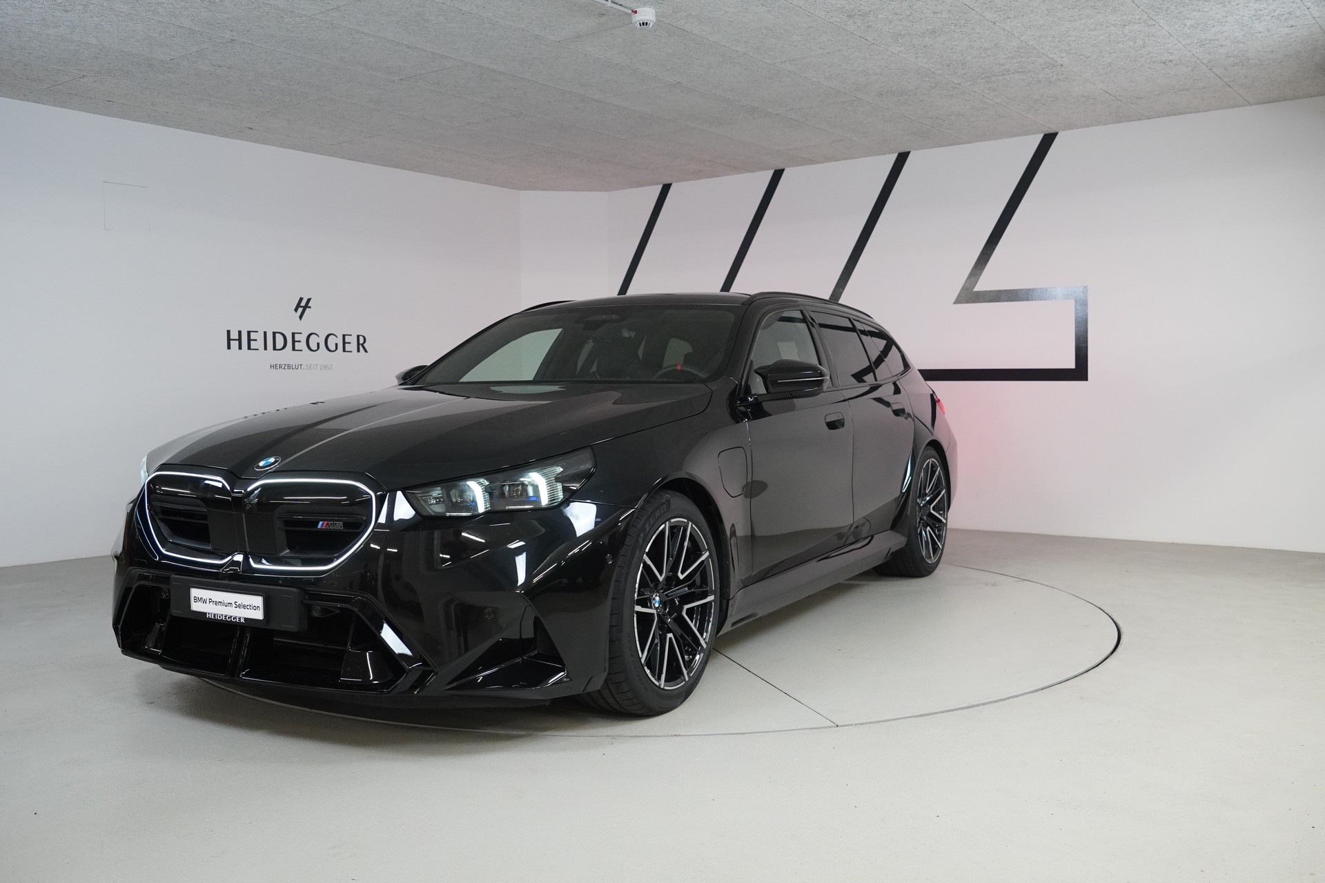 BMW M5 xDrive Touring