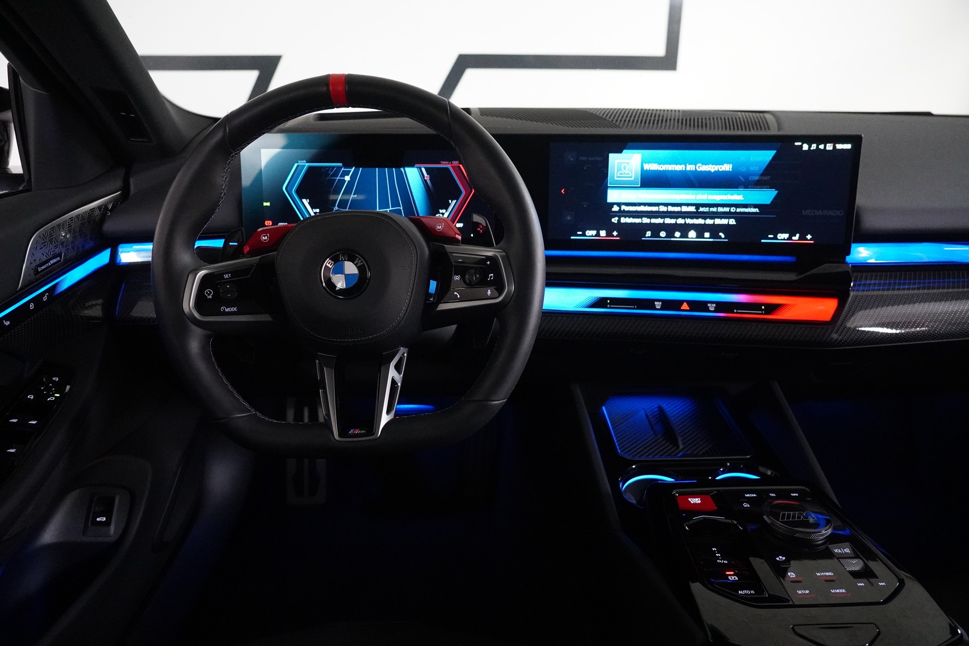 BMW M5 xDrive Touring-image-21