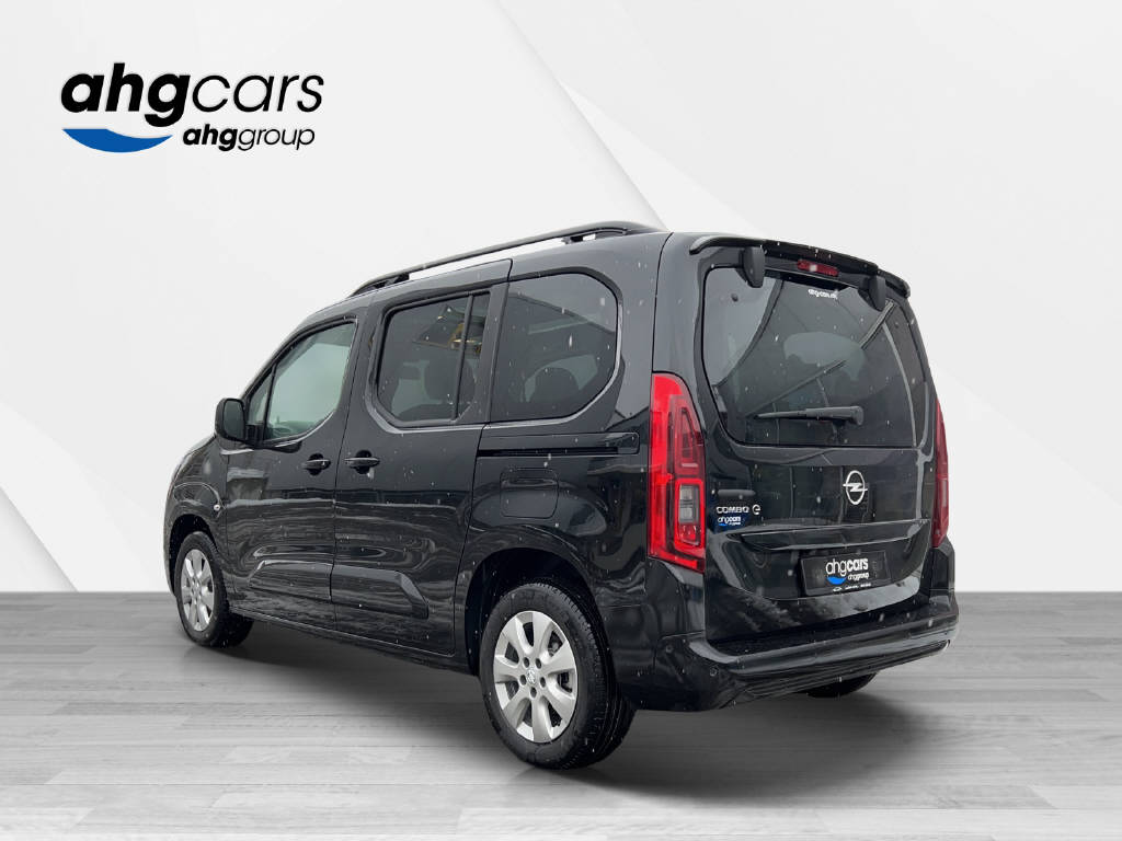 OPEL Combo-e Life Ultimate-showroom-element-2