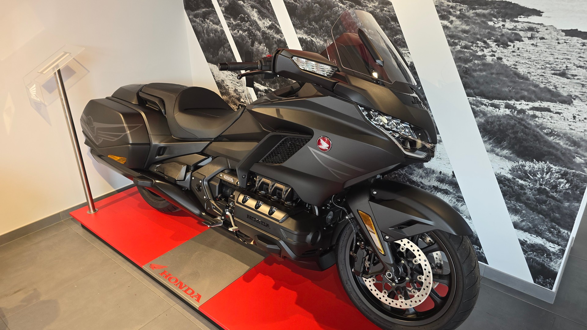 HONDA GL 1800 B Goldwing Bagger-image-1