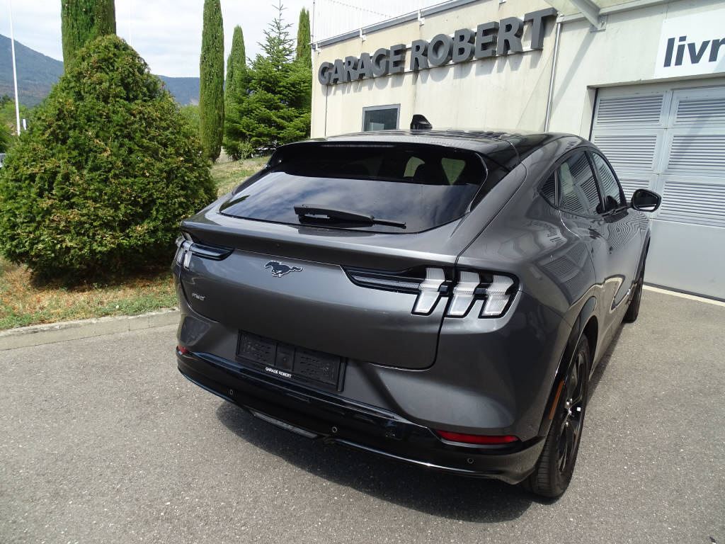 FORD Mustang Mach-E Premium AWD-showroom-element-2