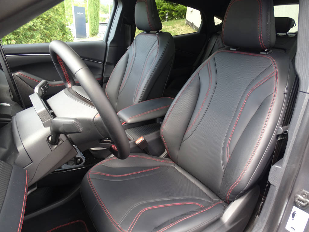 FORD Mustang Mach-E Premium AWD-showroom-element-3