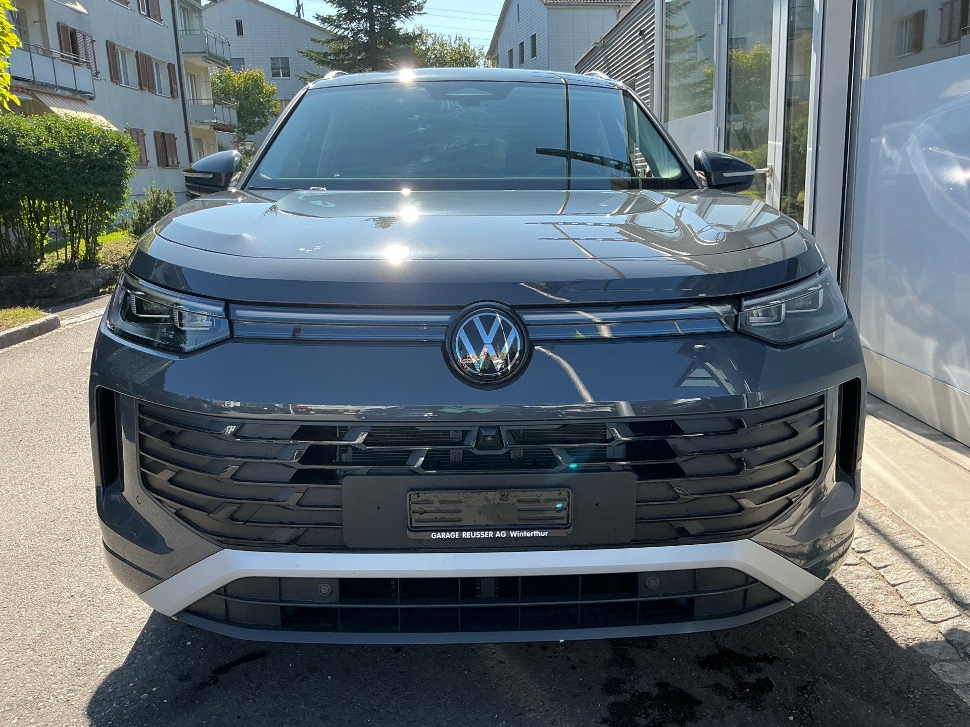 VW Tayron 1.5 TSI eHybrid 150 kW Life *** ANHÄNGERKUPPLUNG & 360° KAMERA ***-showroom-element-1