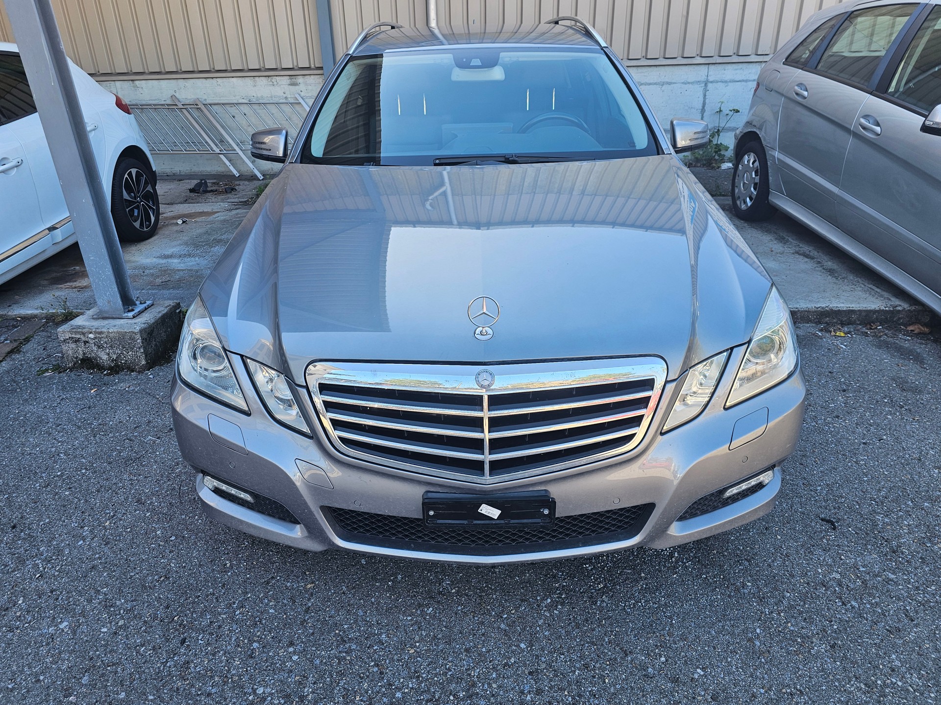 MERCEDES-BENZ E 350 Avantgarde 4Matic 7G-Tronic