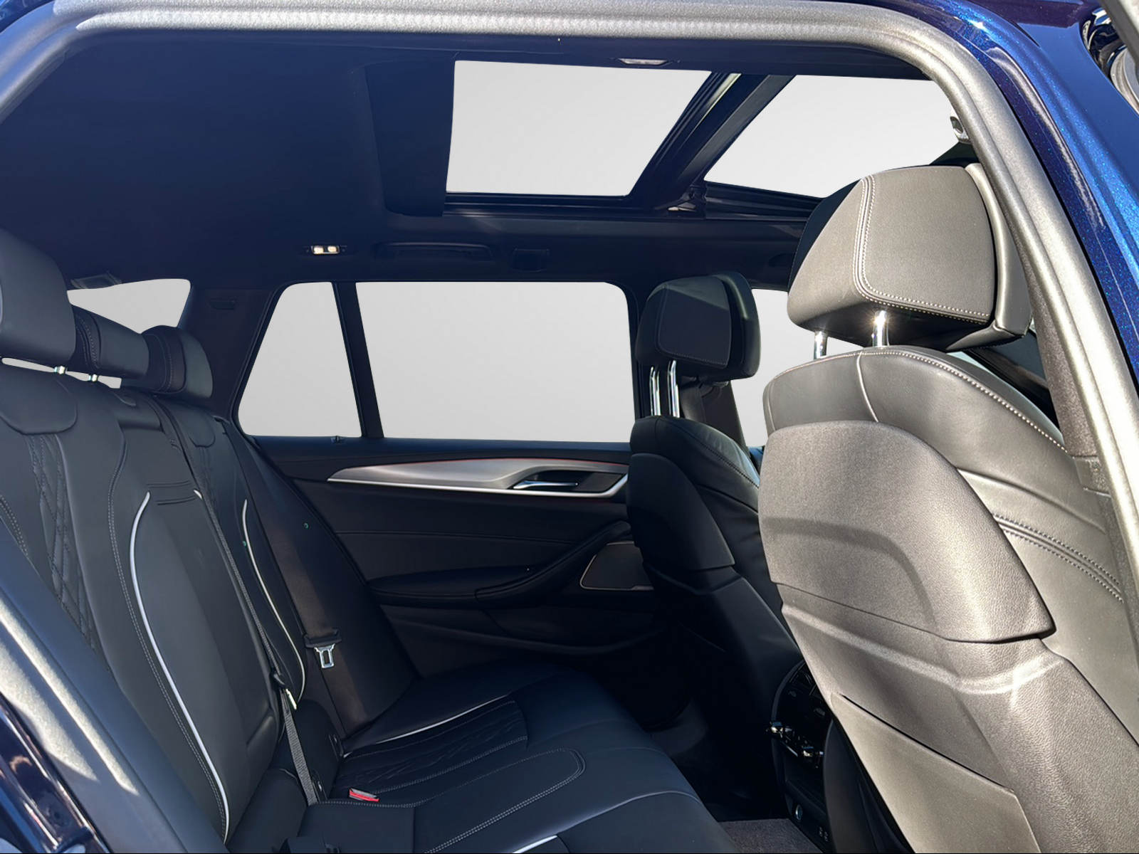 BMW 540d xDrive 48V Touring M Sport Steptronic-image-23